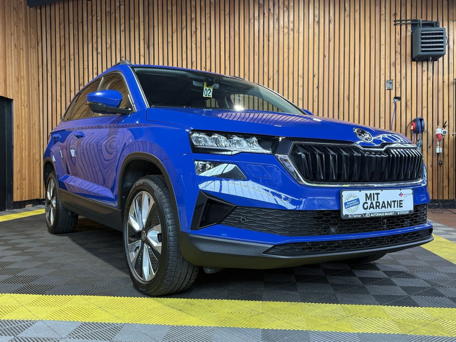 Fahrzeugabbildung SKODA Karoq 1,5 TSI DSG Style Navi*LED*Kam*Leder*AHK