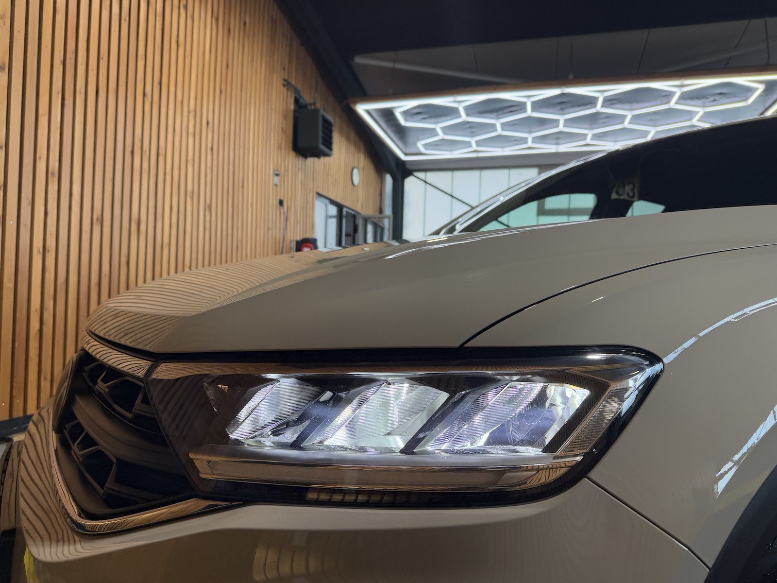 Fahrzeugabbildung Volkswagen T-Roc 2,0 TDI Life DSG *Navi*LED*Kam*Virtual*ACC