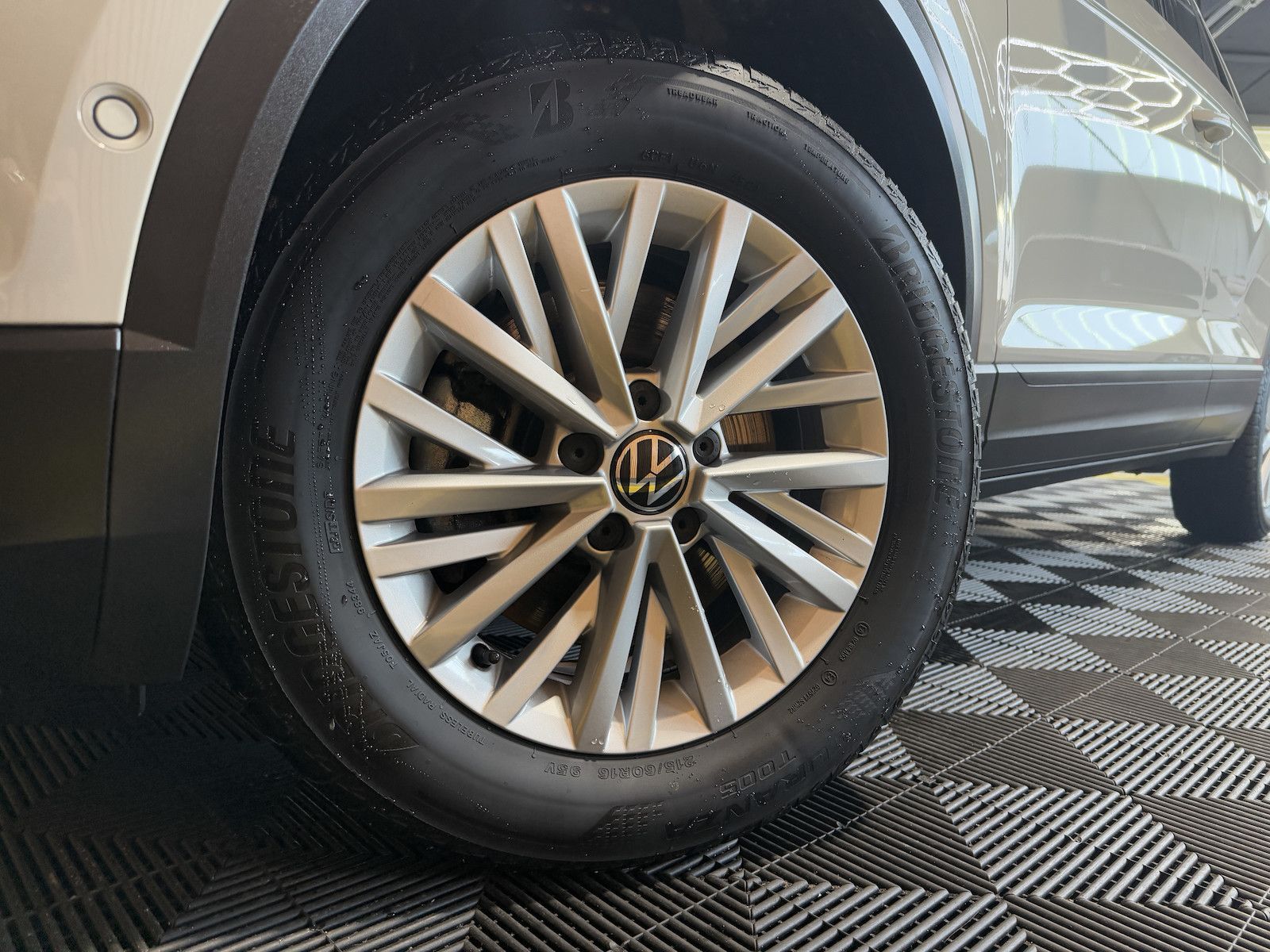 Fahrzeugabbildung Volkswagen T-Roc 2,0 TDI Life DSG *Navi*LED*Kam*Virtual*ACC