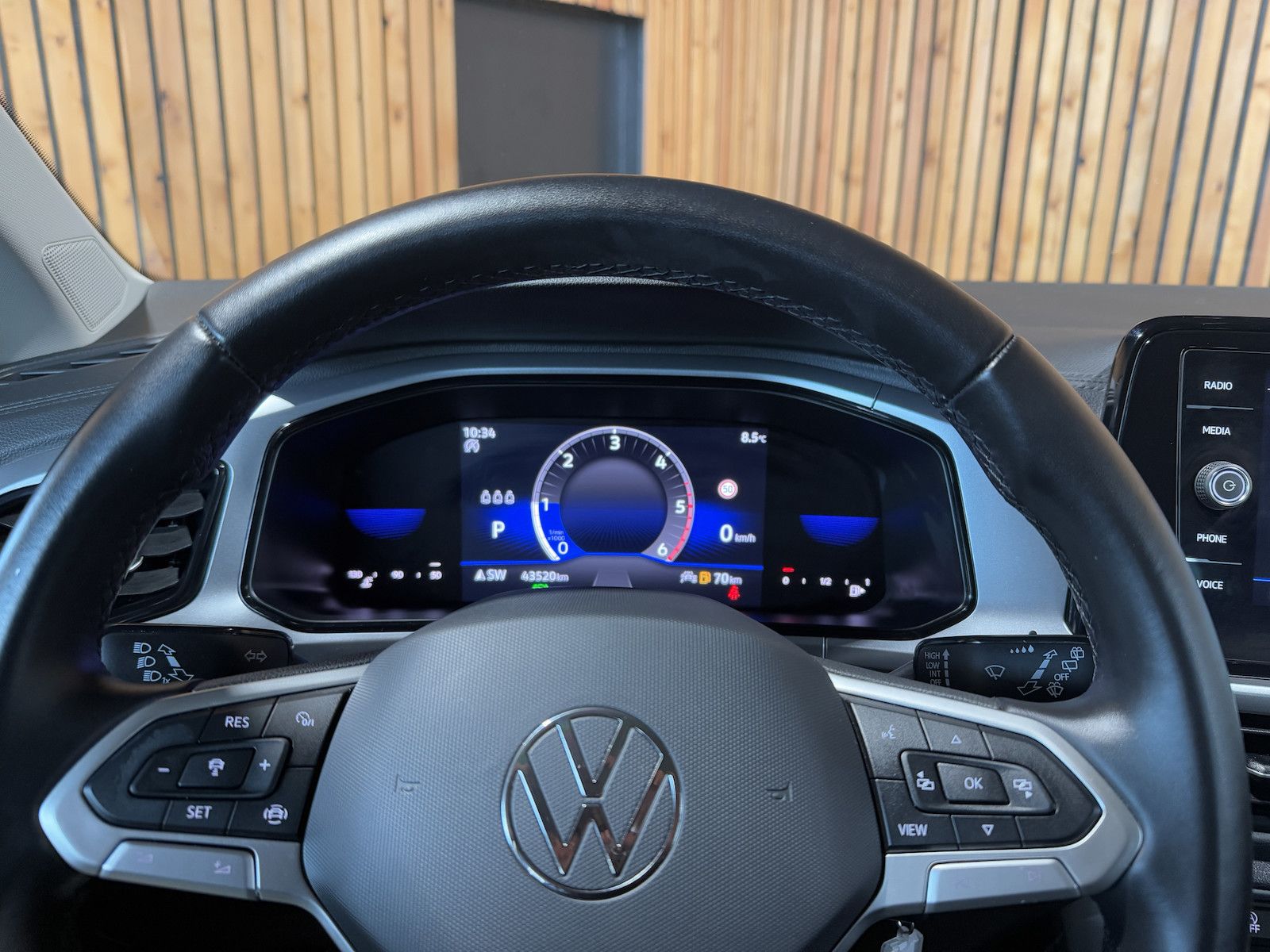 Fahrzeugabbildung Volkswagen T-Roc 2,0 TDI Life DSG *Navi*LED*Kam*Virtual*ACC