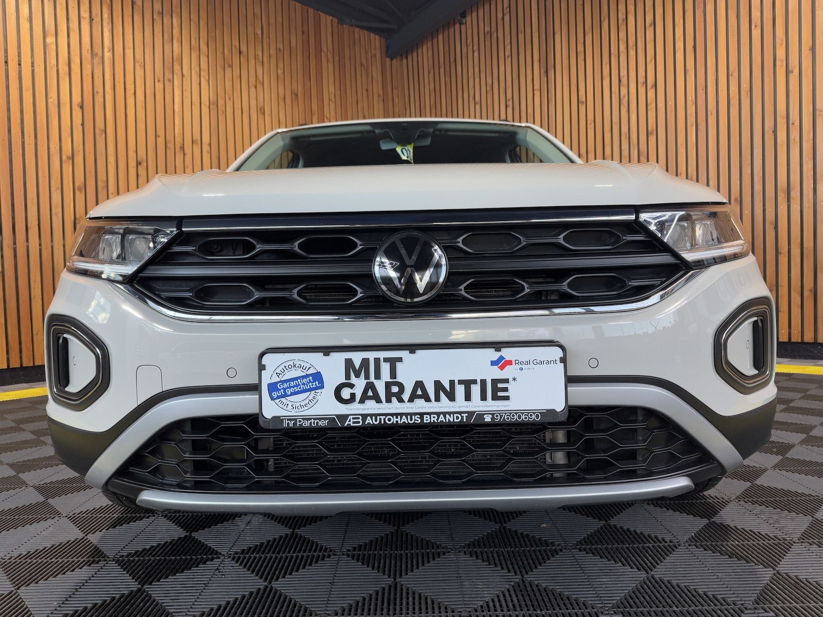 Fahrzeugabbildung Volkswagen T-Roc 2,0 TDI Life DSG *Navi*LED*Kam*Virtual*ACC