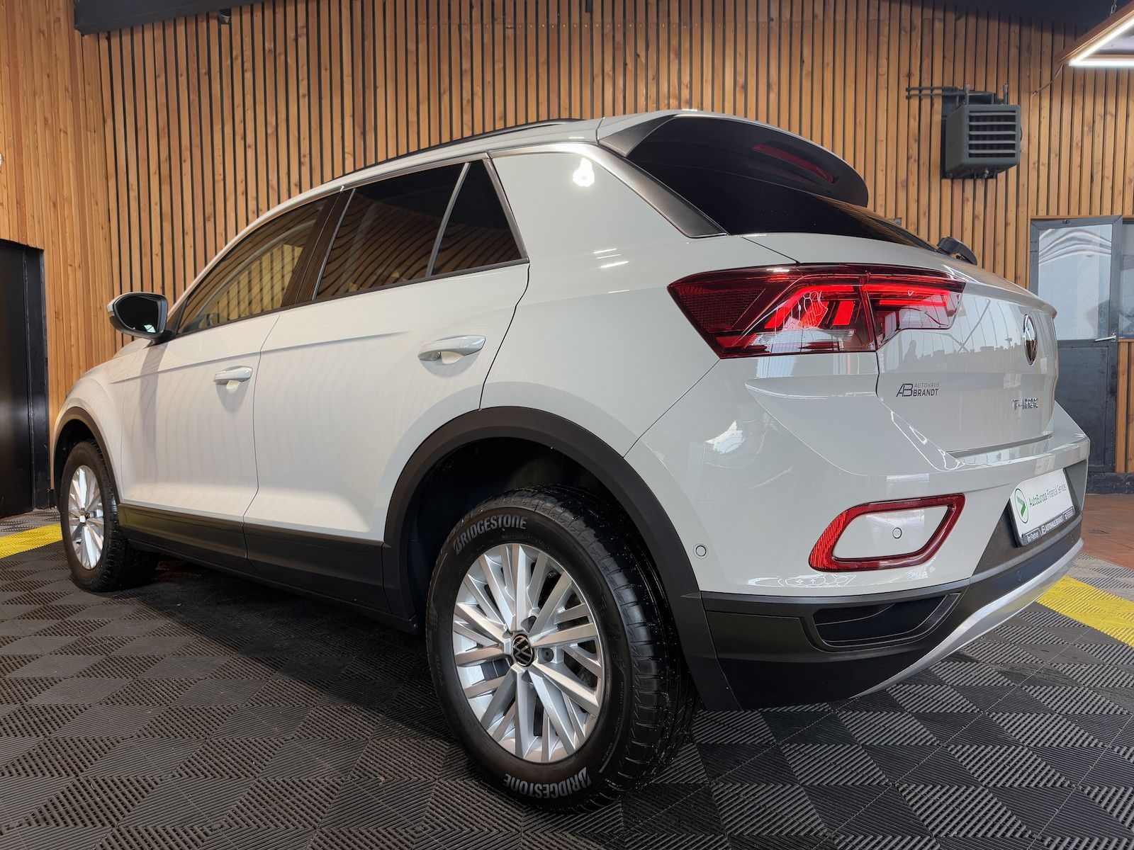 Fahrzeugabbildung Volkswagen T-Roc 2,0 TDI Life DSG *Navi*LED*Kam*Virtual*ACC