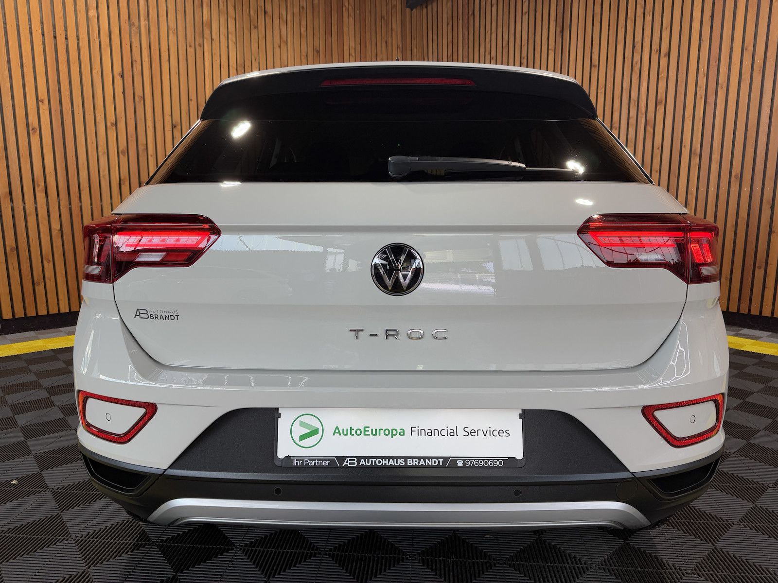 Fahrzeugabbildung Volkswagen T-Roc 2,0 TDI Life DSG *Navi*LED*Kam*Virtual*ACC