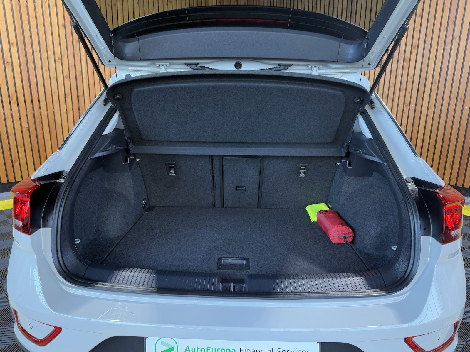 Fahrzeugabbildung Volkswagen T-Roc 2,0 TDI Life DSG *Navi*LED*Kam*Virtual*ACC