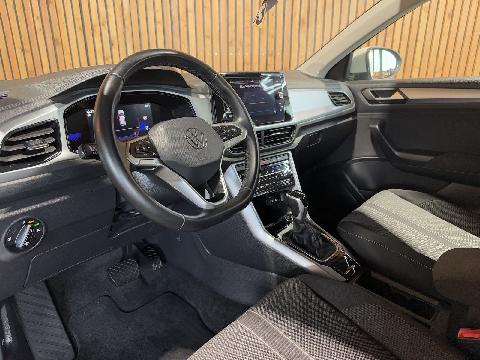 Fahrzeugabbildung Volkswagen T-Roc 2,0 TDI Life DSG *Navi*LED*Kam*Virtual*ACC