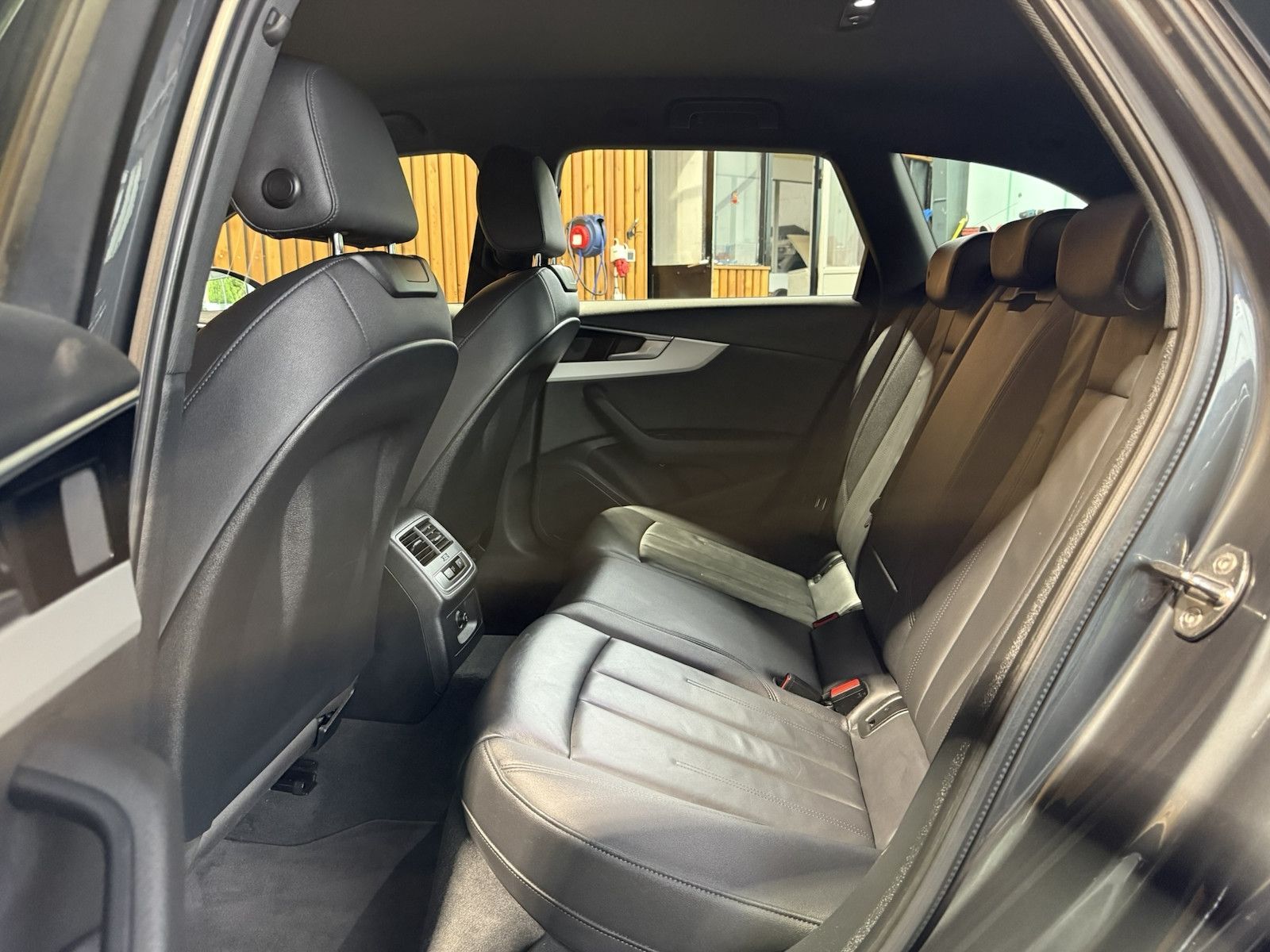 Fahrzeugabbildung Audi A4 Avant 2,0 TFSI Navi*Kam*ACC*App*Leder*Sound