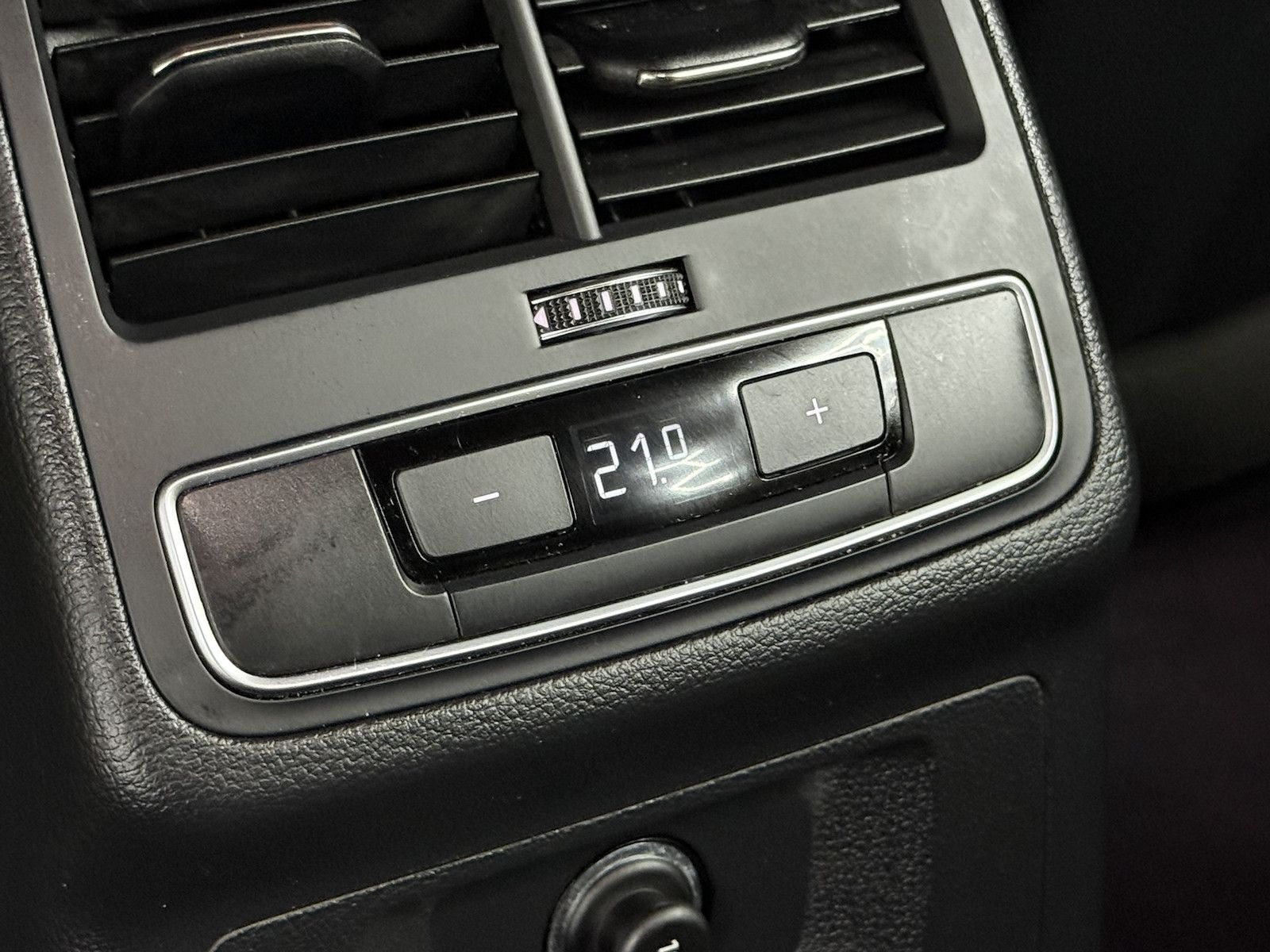Fahrzeugabbildung Audi A4 Avant 2,0 TFSI Navi*Kam*ACC*App*Leder*Sound
