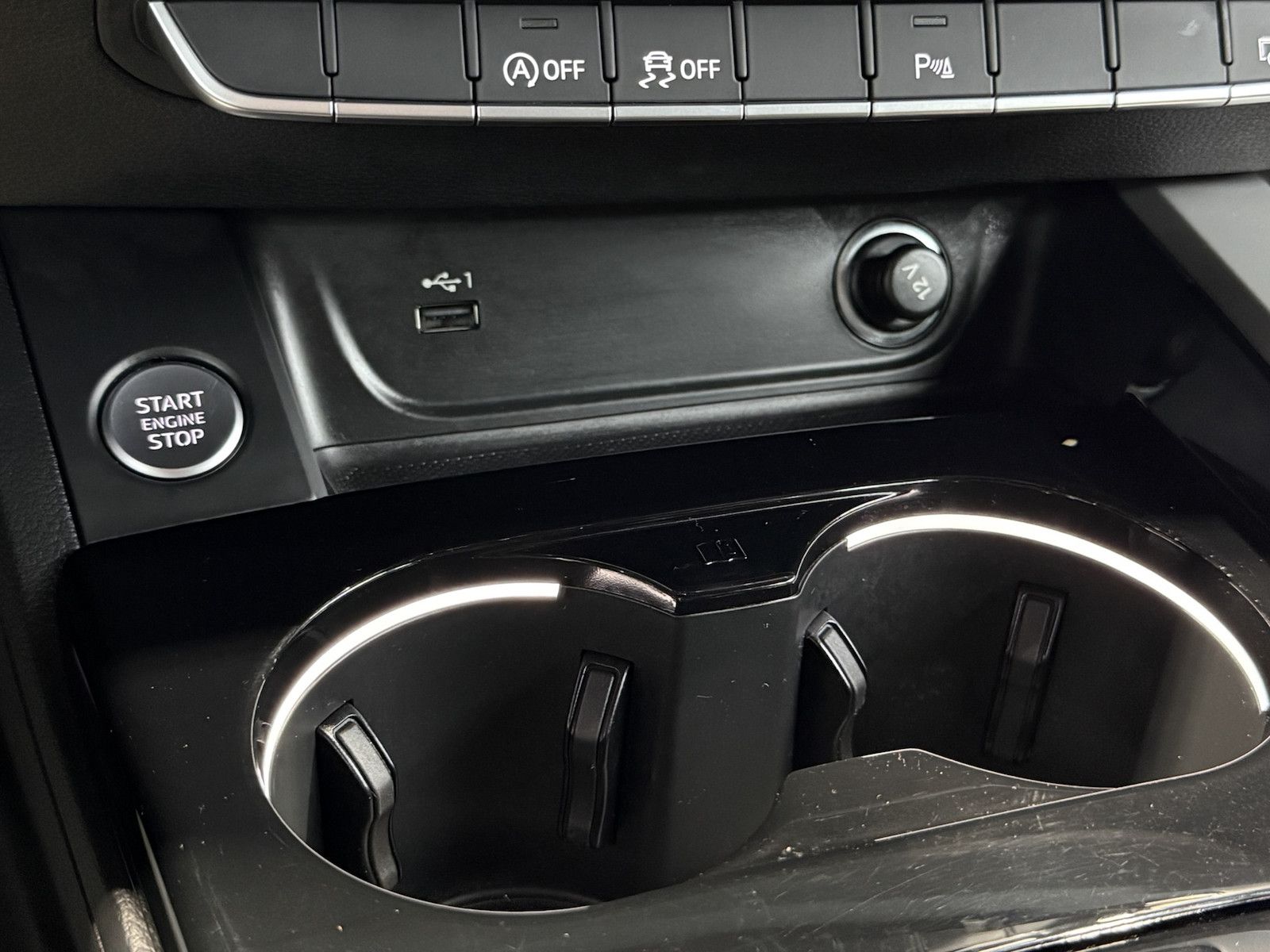 Fahrzeugabbildung Audi A4 Avant 2,0 TFSI Navi*Kam*ACC*App*Leder*Sound