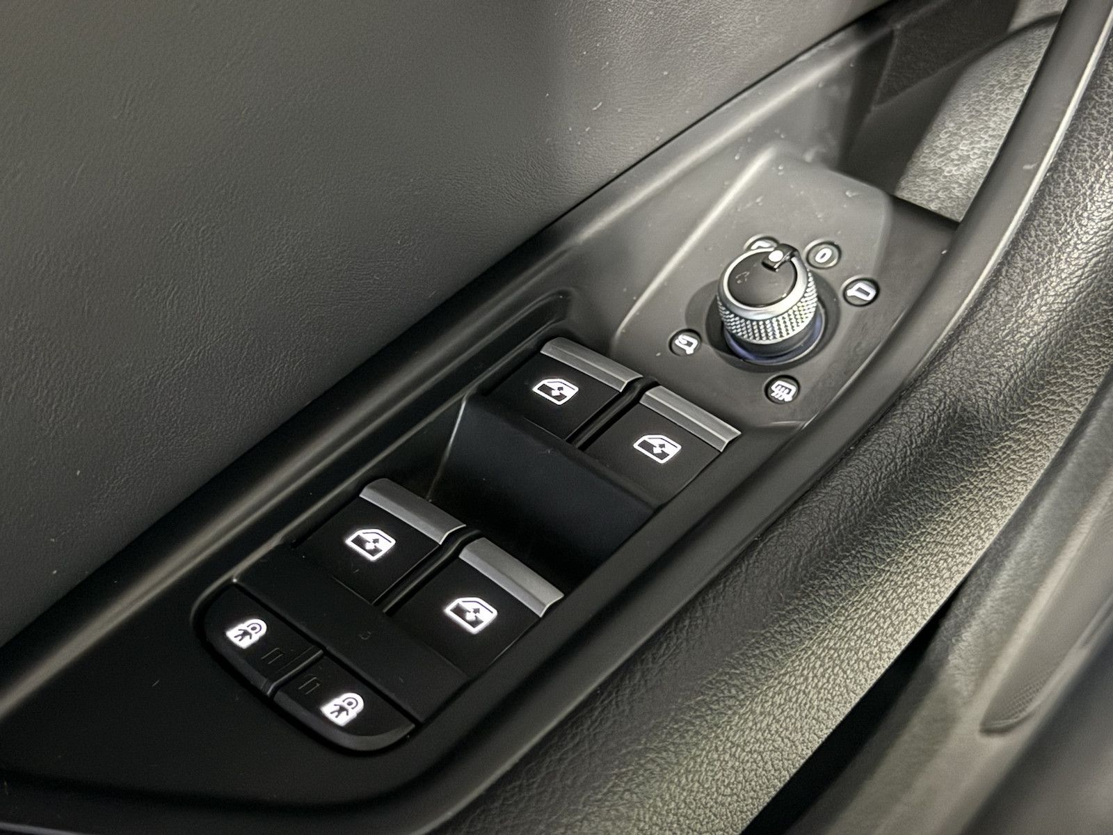 Fahrzeugabbildung Audi A4 Avant 2,0 TFSI Navi*Kam*ACC*App*Leder*Sound