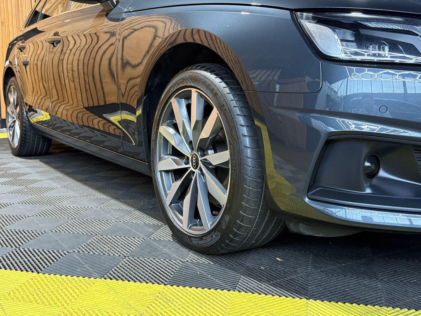 Fahrzeugabbildung Audi A4 Avant 2,0 TFSI Navi*Kam*ACC*App*Leder*Sound