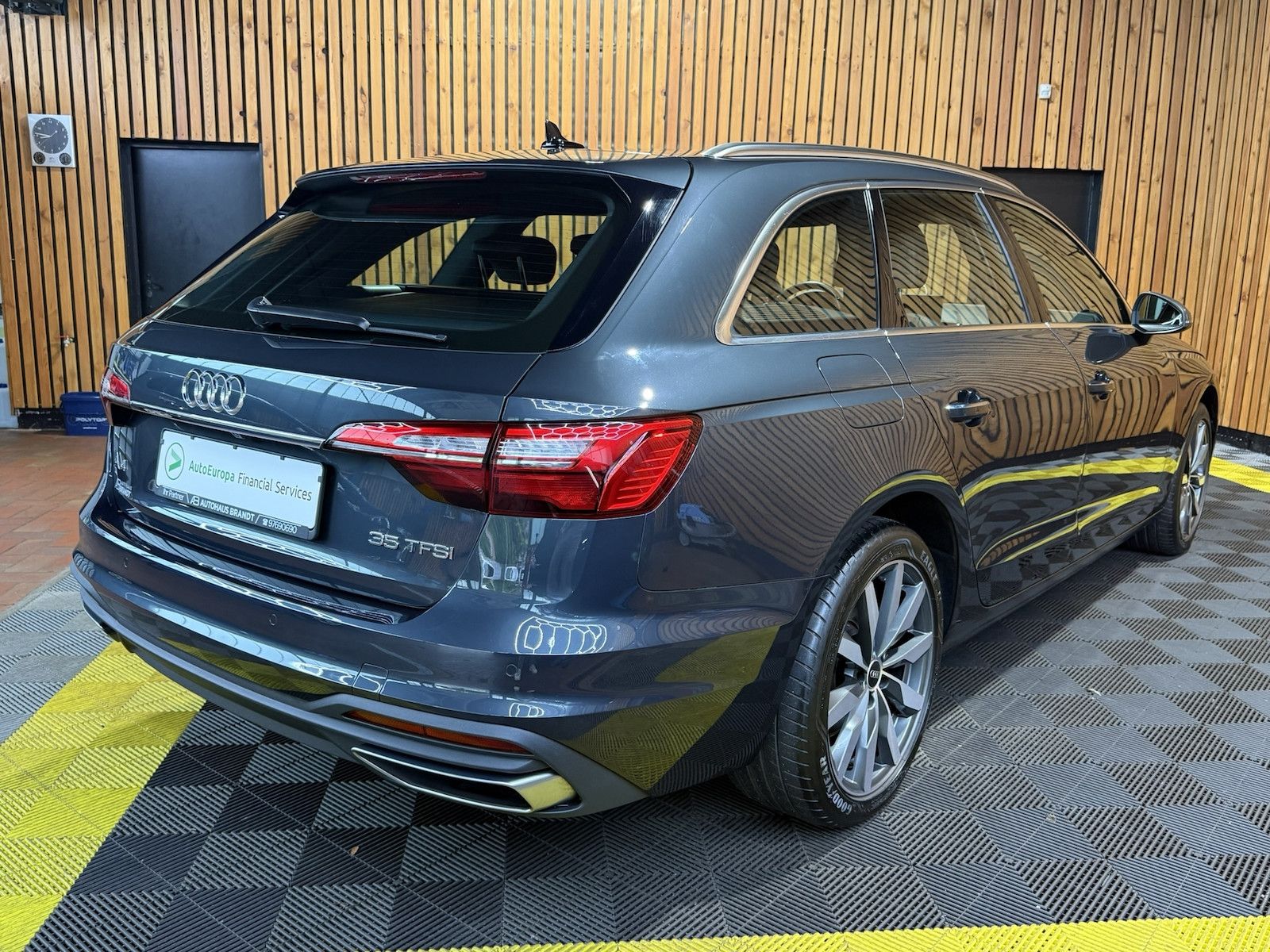 Fahrzeugabbildung Audi A4 Avant 2,0 TFSI Navi*Kam*ACC*App*Leder*Sound