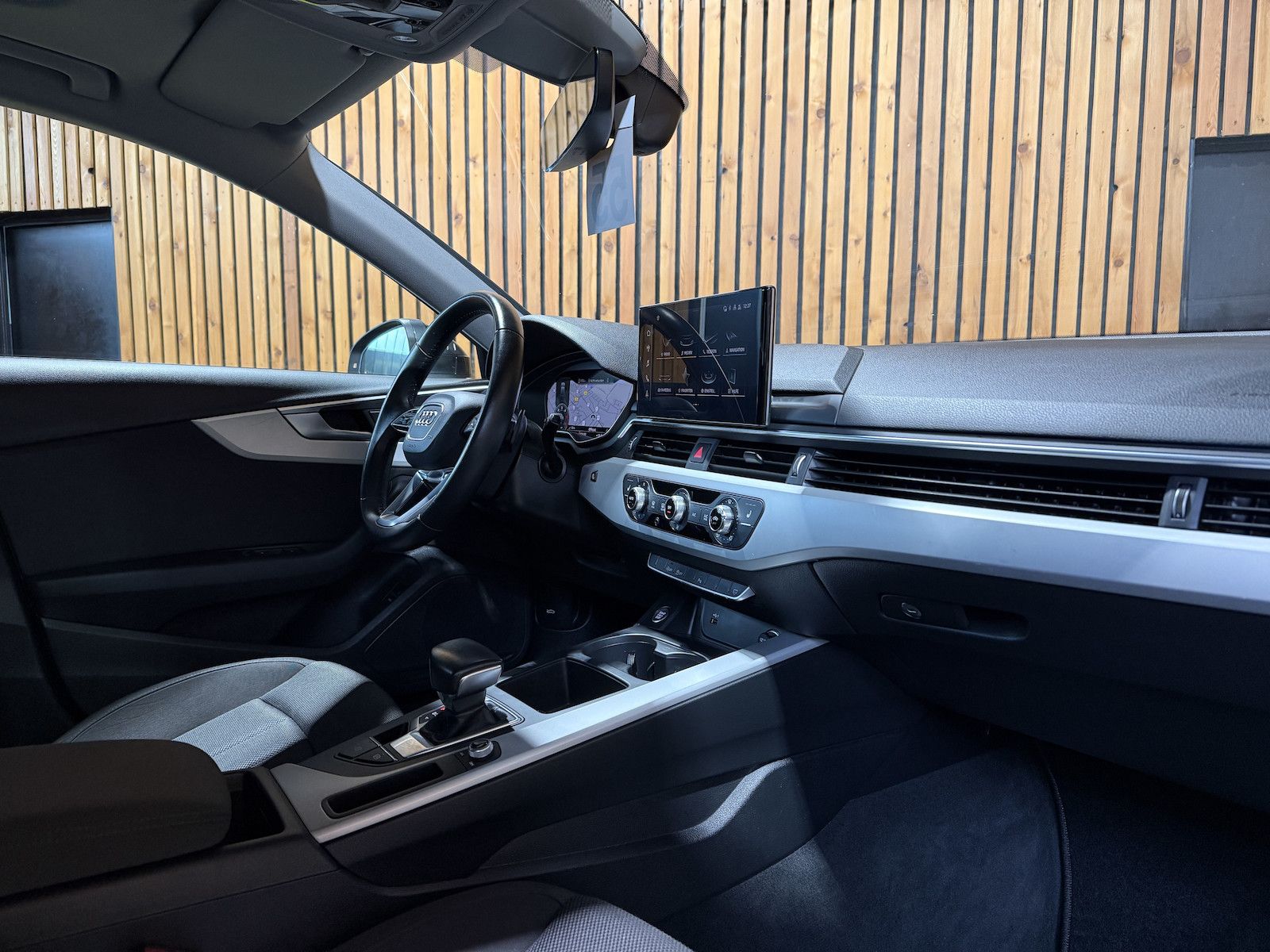 Fahrzeugabbildung Audi A4 Avant S Line TDI Aut. *Navi+*ACC*Kam*Virtual*