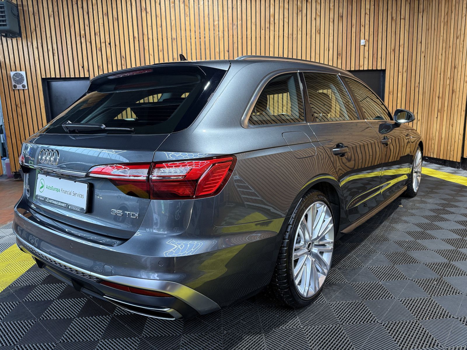 Fahrzeugabbildung Audi A4 Avant S Line TDI Aut. *Navi+*ACC*Kam*Virtual*