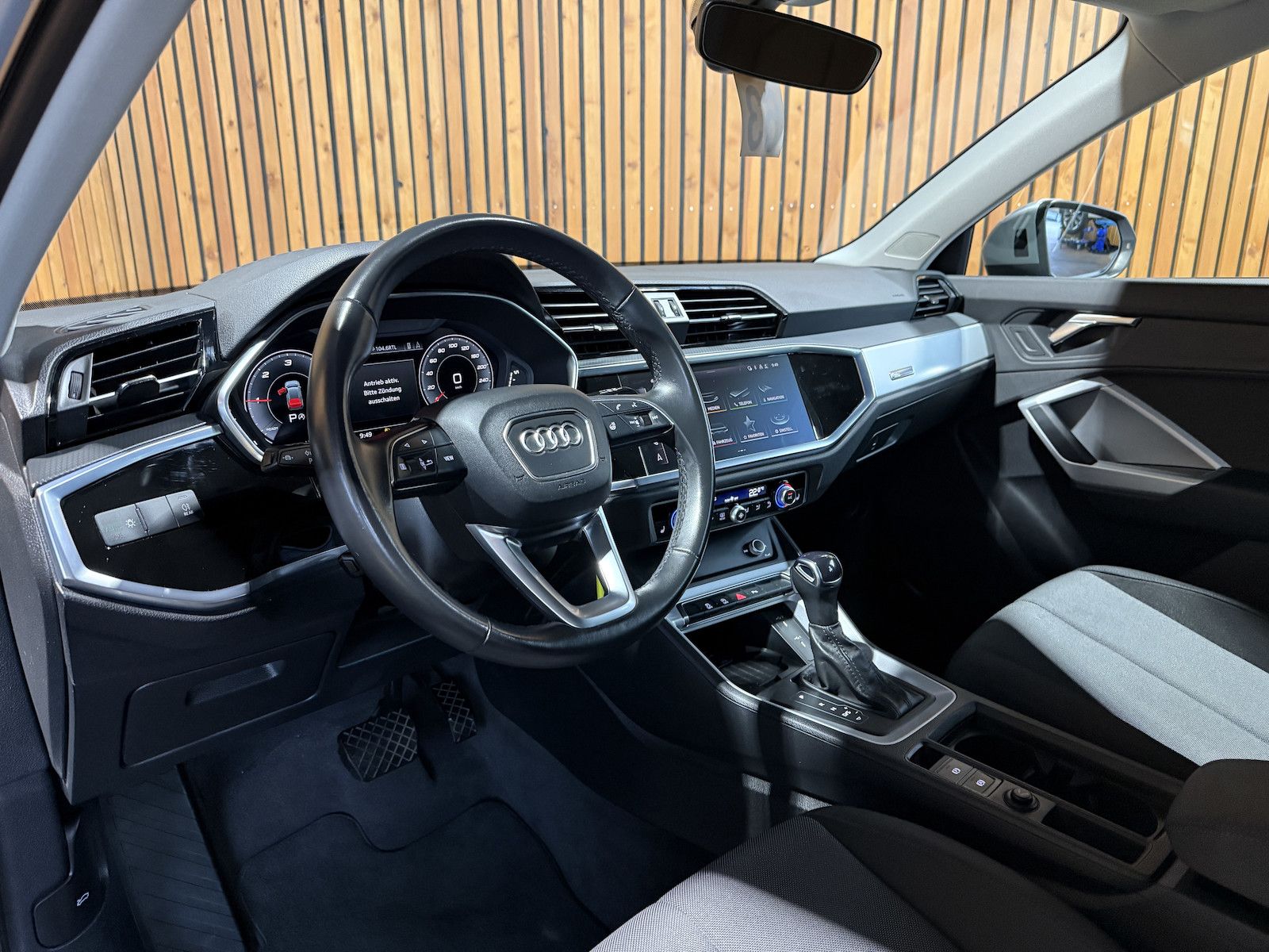 Fahrzeugabbildung Audi Q3 35 TDI advanced Aut. Navi*LED*Virtual*Kam*AHK