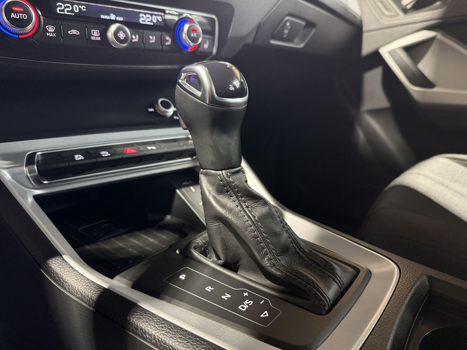 Fahrzeugabbildung Audi Q3 35 TDI advanced Aut. Navi*LED*Virtual*Kam*AHK