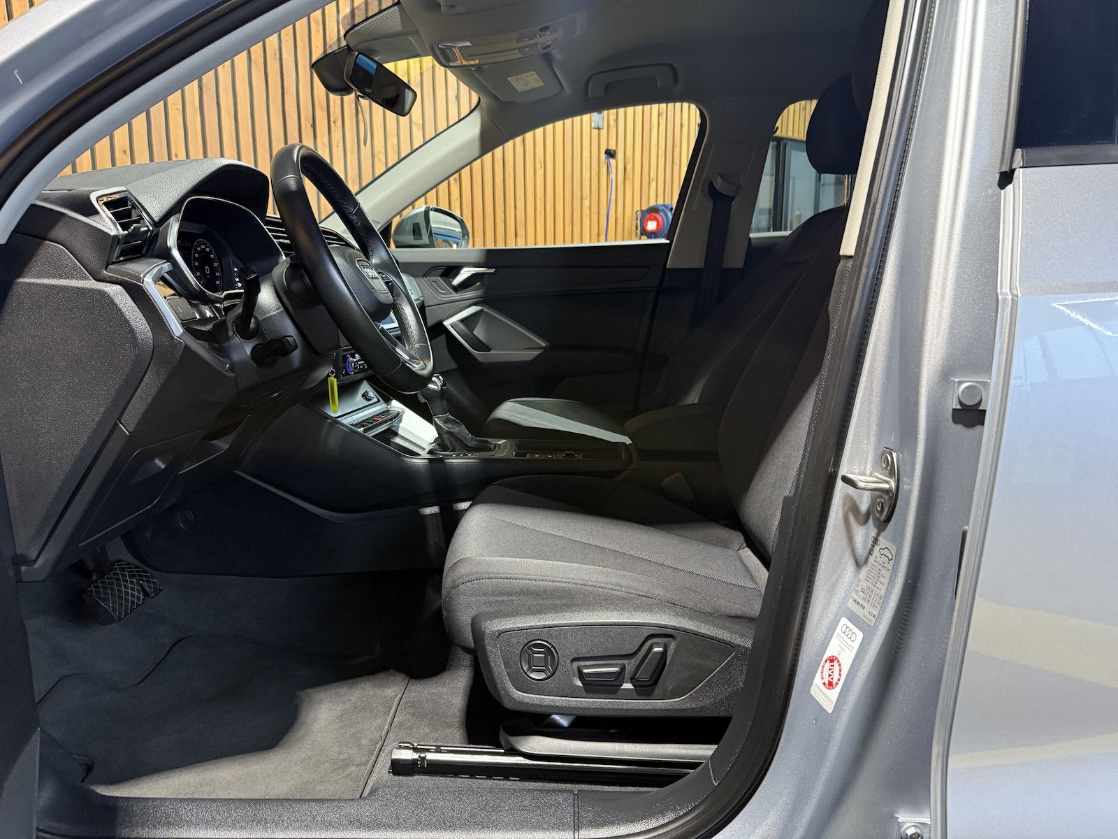 Fahrzeugabbildung Audi Q3 35 TDI advanced Aut. Navi*LED*Virtual*Kam*AHK