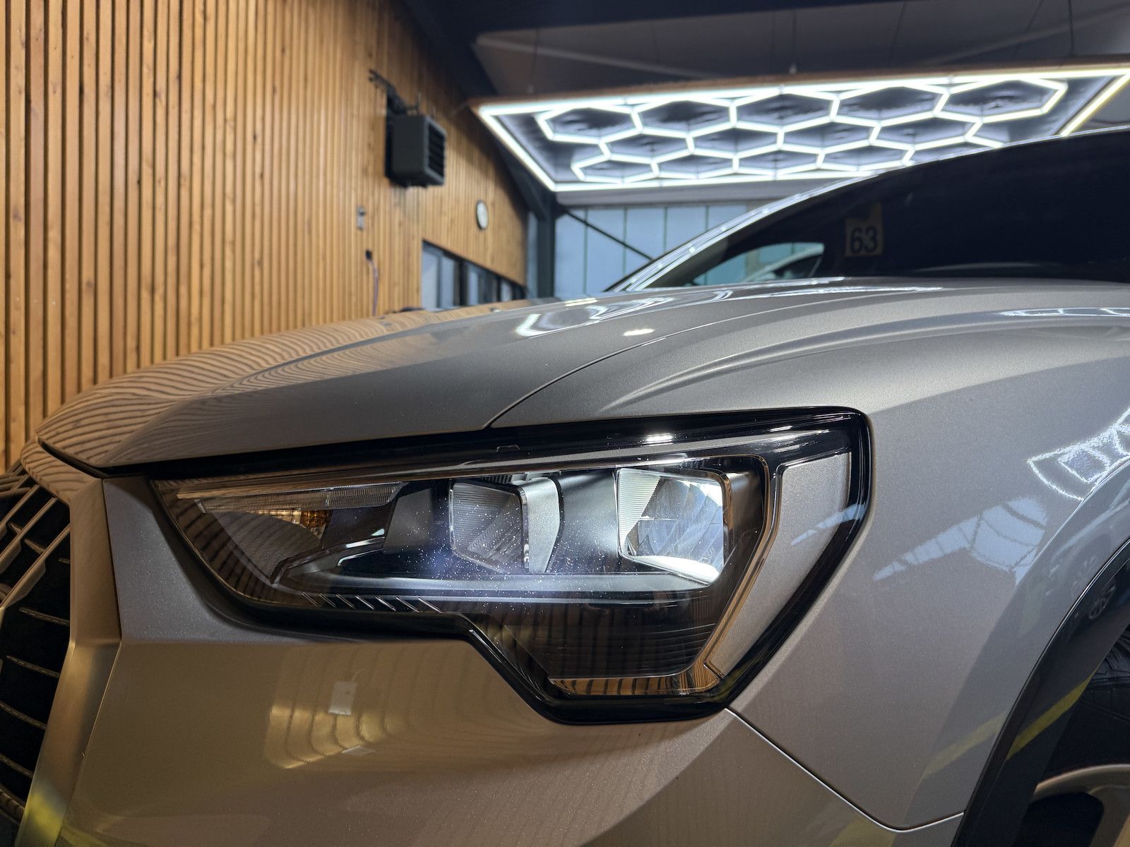 Fahrzeugabbildung Audi Q3 35 TDI advanced Aut. Navi*LED*Virtual*Kam*AHK