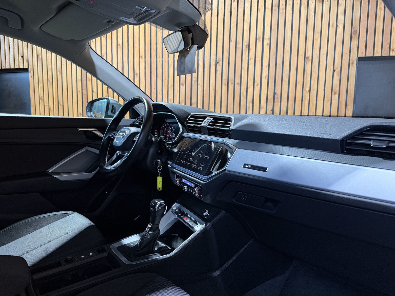 Fahrzeugabbildung Audi Q3 35 TDI advanced Aut. Navi*LED*Virtual*Kam*AHK