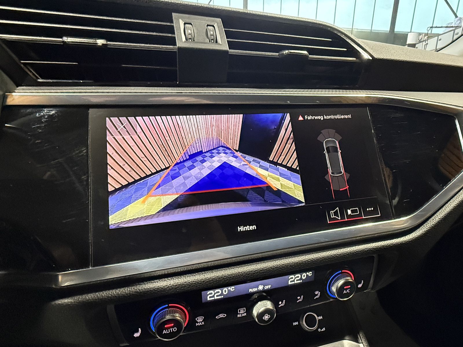 Fahrzeugabbildung Audi Q3 35 TDI advanced Aut. Navi*LED*Virtual*Kam*AHK