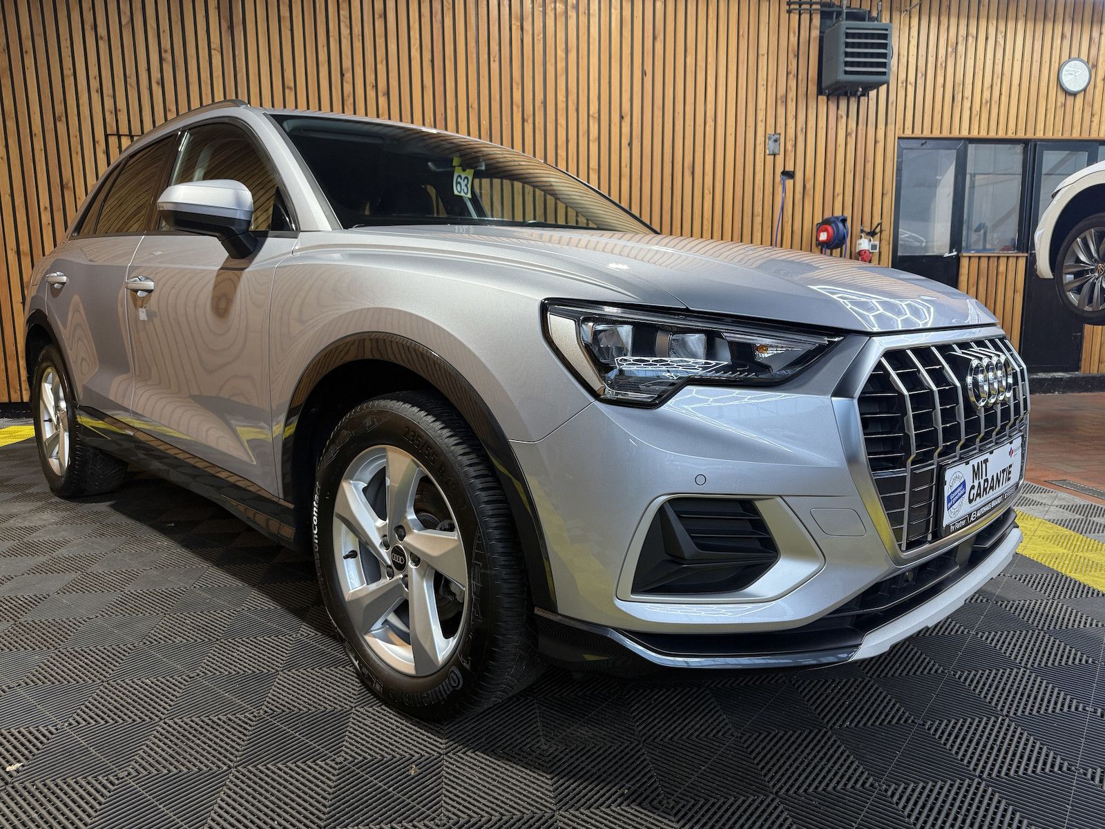 Fahrzeugabbildung Audi Q3 35 TDI advanced Aut. Navi*LED*Virtual*Kam*AHK