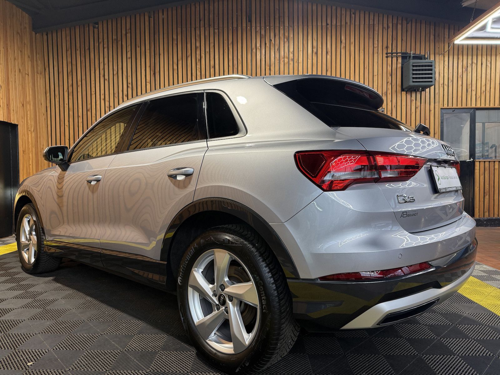 Fahrzeugabbildung Audi Q3 35 TDI advanced Aut. Navi*LED*Virtual*Kam*AHK