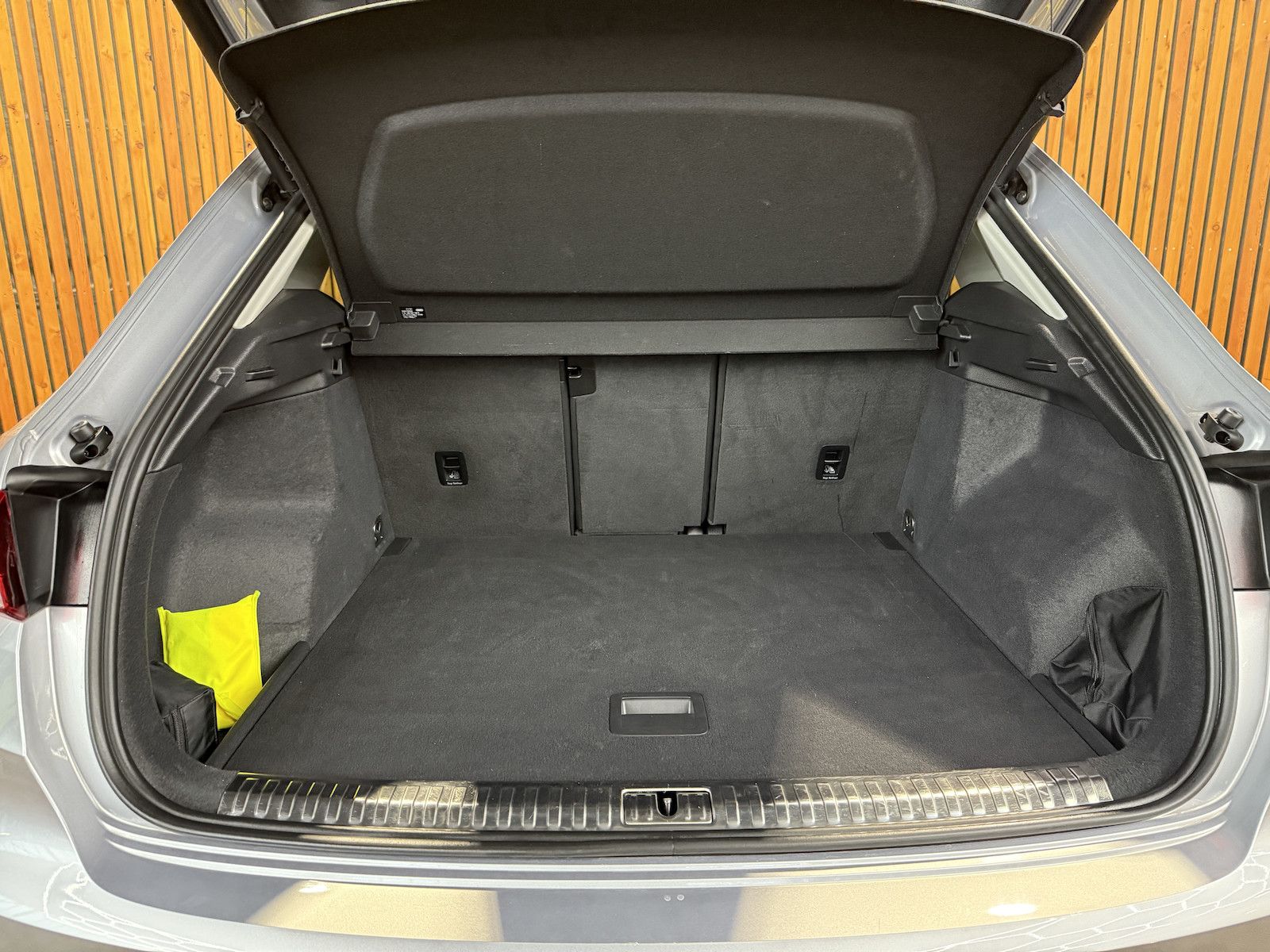 Fahrzeugabbildung Audi Q3 35 TDI advanced Aut. Navi*LED*Virtual*Kam*AHK