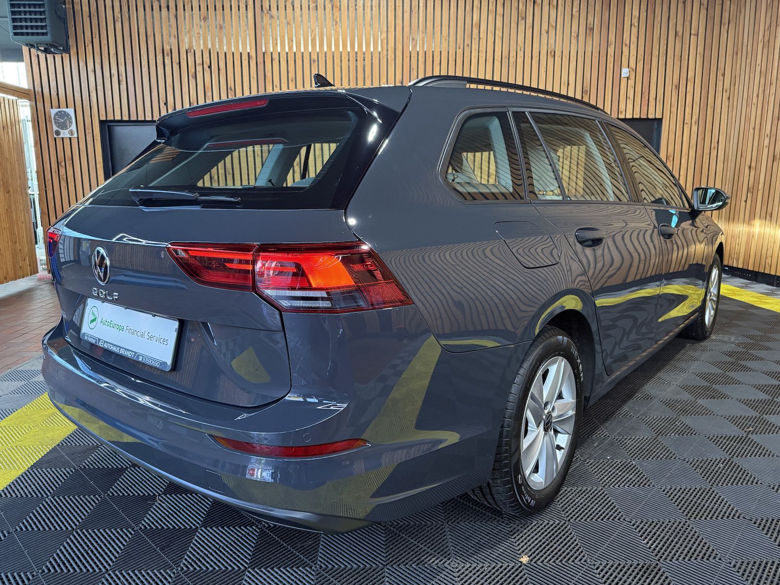 Fahrzeugabbildung Volkswagen Golf Variant 2,0 TDI Life *Navi*ACC*LED*AHK*Virt