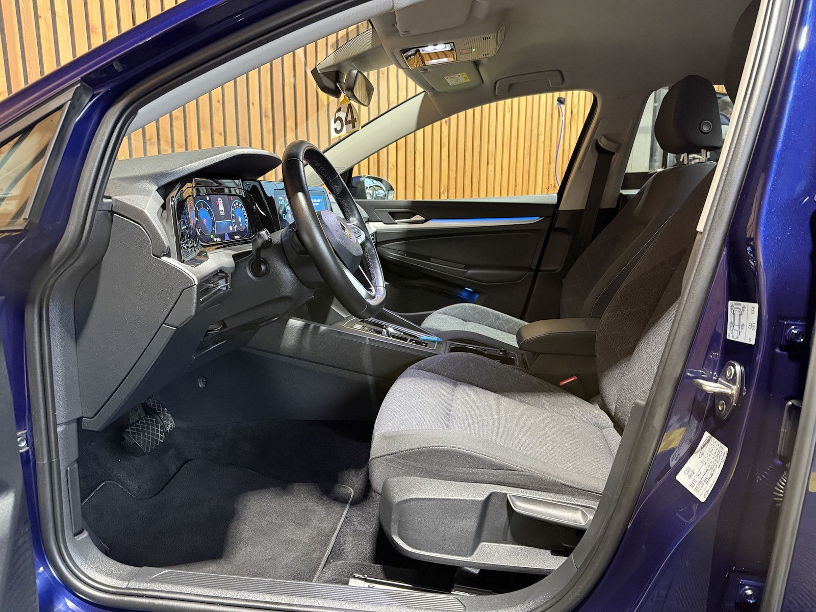 Fahrzeugabbildung Volkswagen Golf Variant 2,0 TDI DSG *Navi*ACC*LED*AHK*Kam*