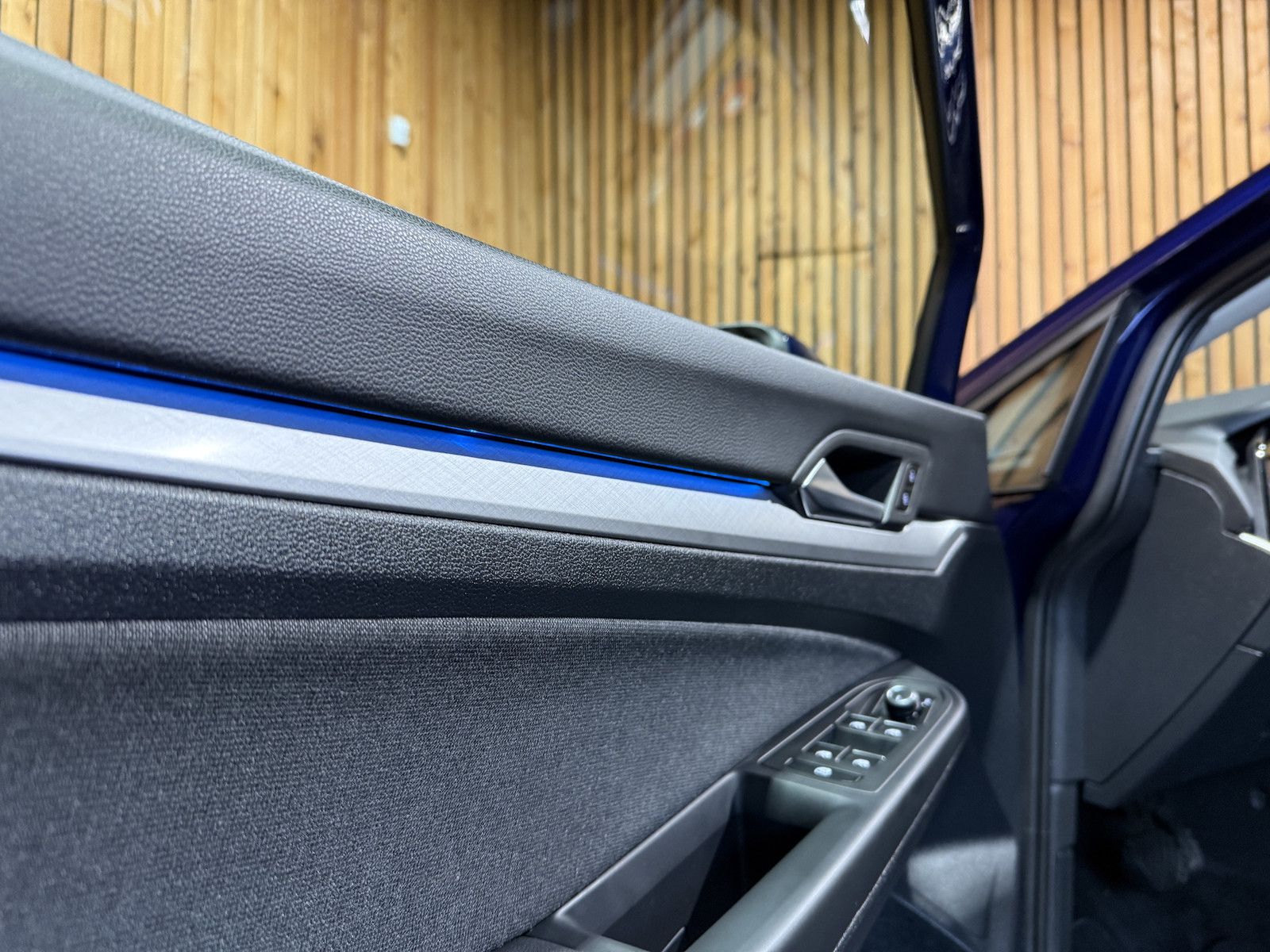 Fahrzeugabbildung Volkswagen Golf Variant 2,0 TDI DSG *Navi*ACC*LED*AHK*Kam*