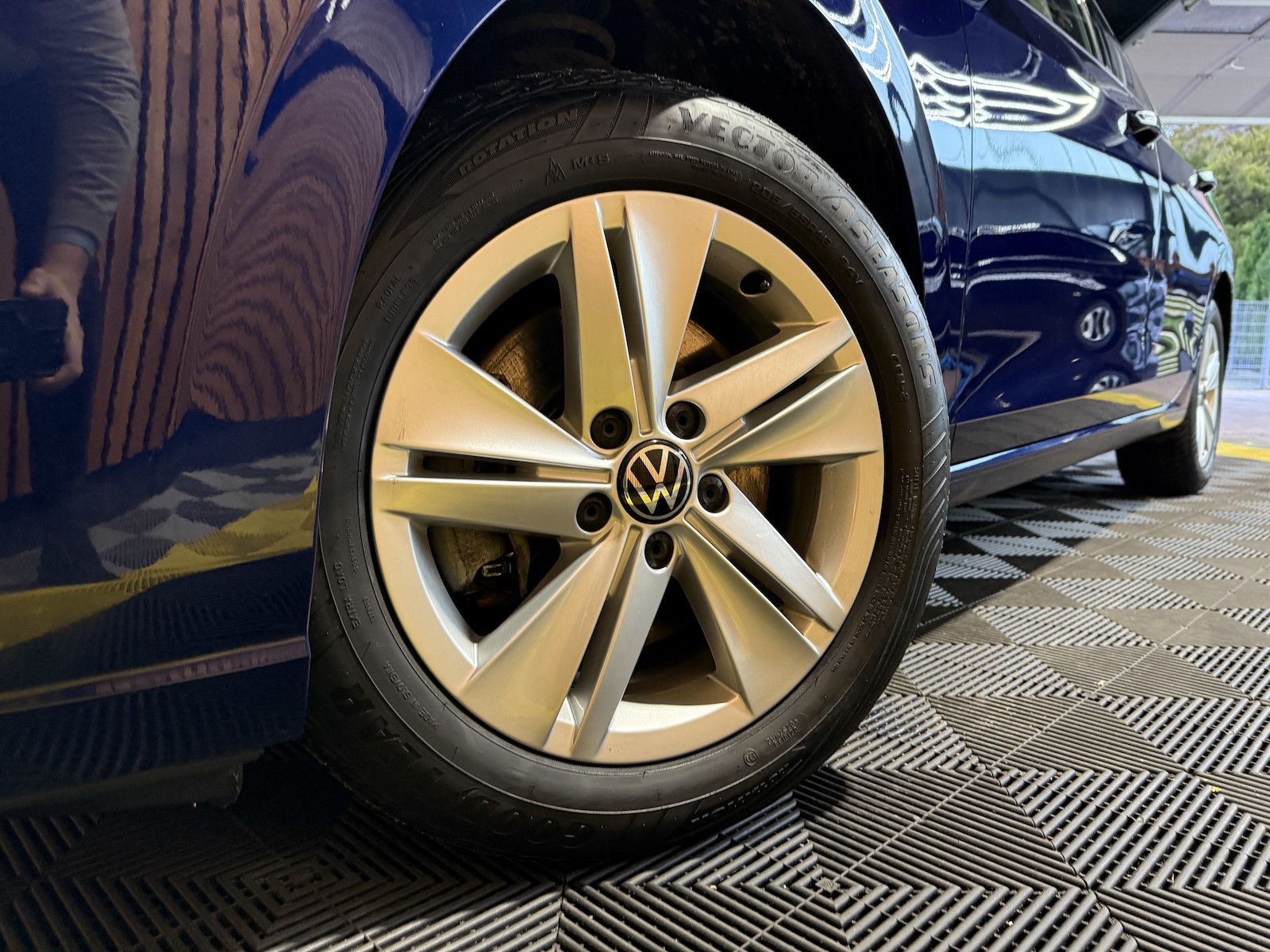 Fahrzeugabbildung Volkswagen Golf Variant 2,0 TDI DSG *Navi*ACC*LED*AHK*Kam*