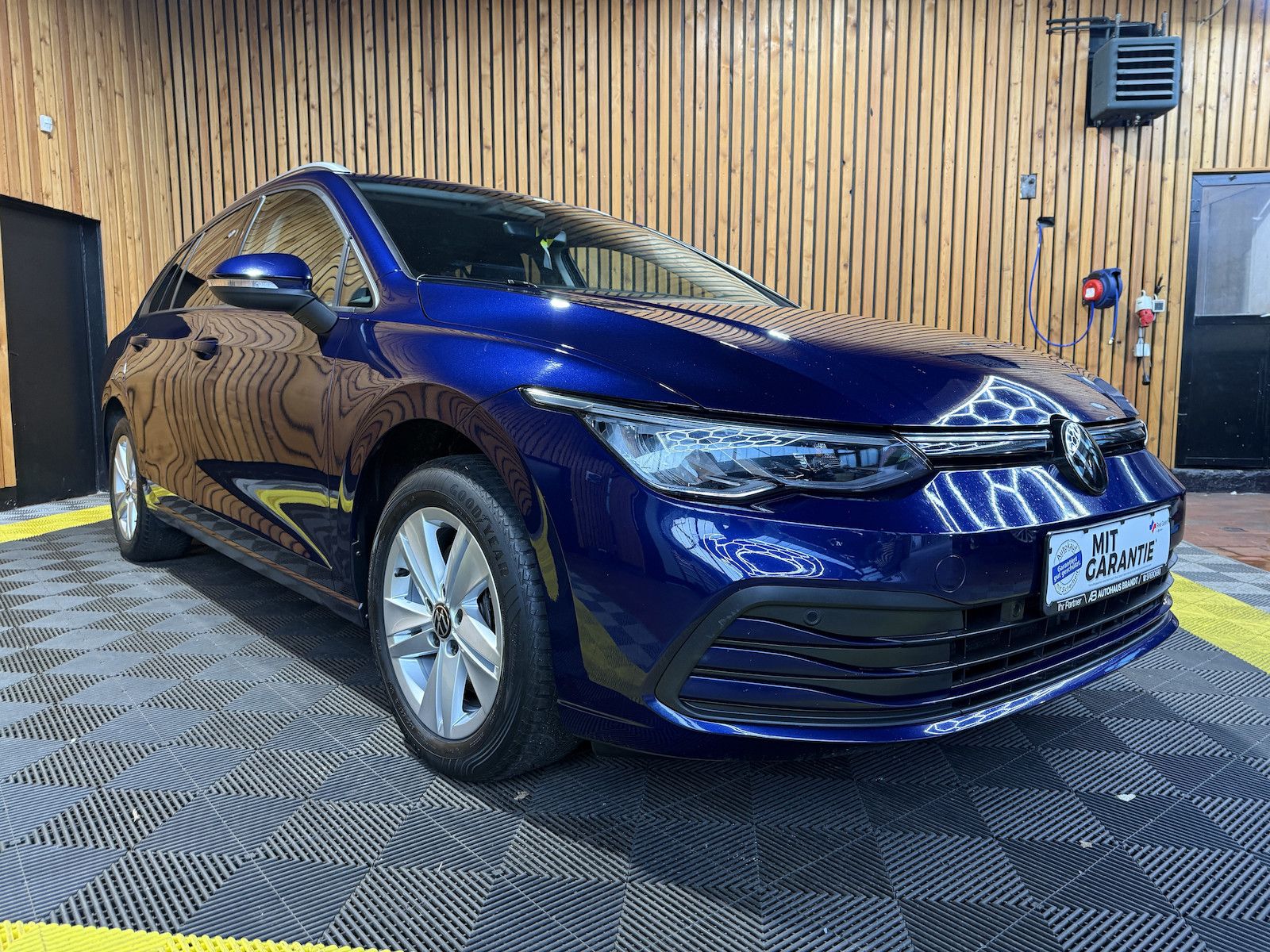 Fahrzeugabbildung Volkswagen Golf Variant 2,0 TDI DSG *Navi*ACC*LED*AHK*Kam*