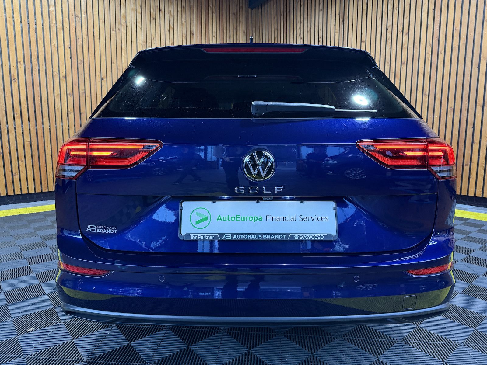 Fahrzeugabbildung Volkswagen Golf Variant 2,0 TDI DSG *Navi*ACC*LED*AHK*Kam*