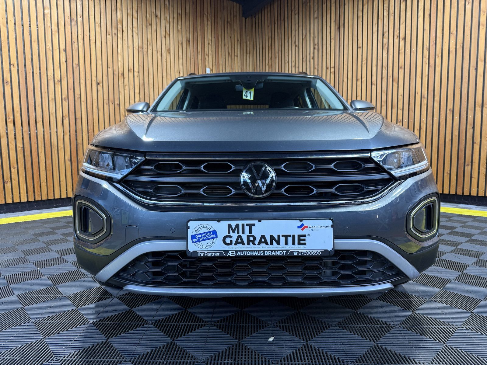Fahrzeugabbildung Volkswagen T-Roc 2,0 TDI Life DSG *Navi*AHK*LED*Kam*Virtual