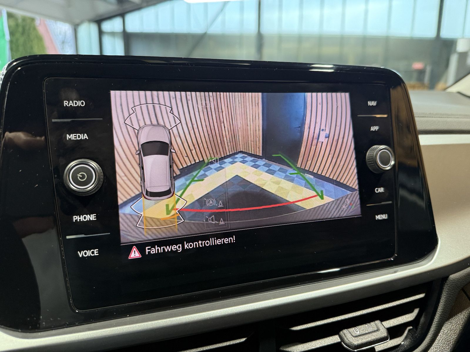 Fahrzeugabbildung Volkswagen T-Roc 2,0 TDI Life DSG *Navi*AHK*LED*Kam*Virtual