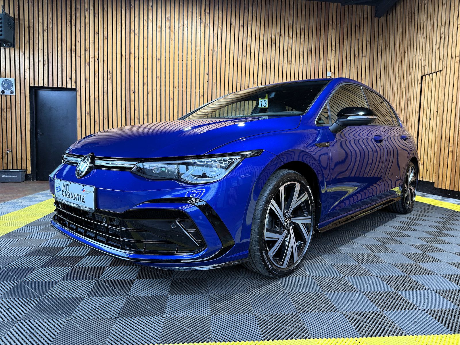 Volkswagen Golf 1,5 eTSI DSG R-Line *Navi*Kam*AHK*Matrix*