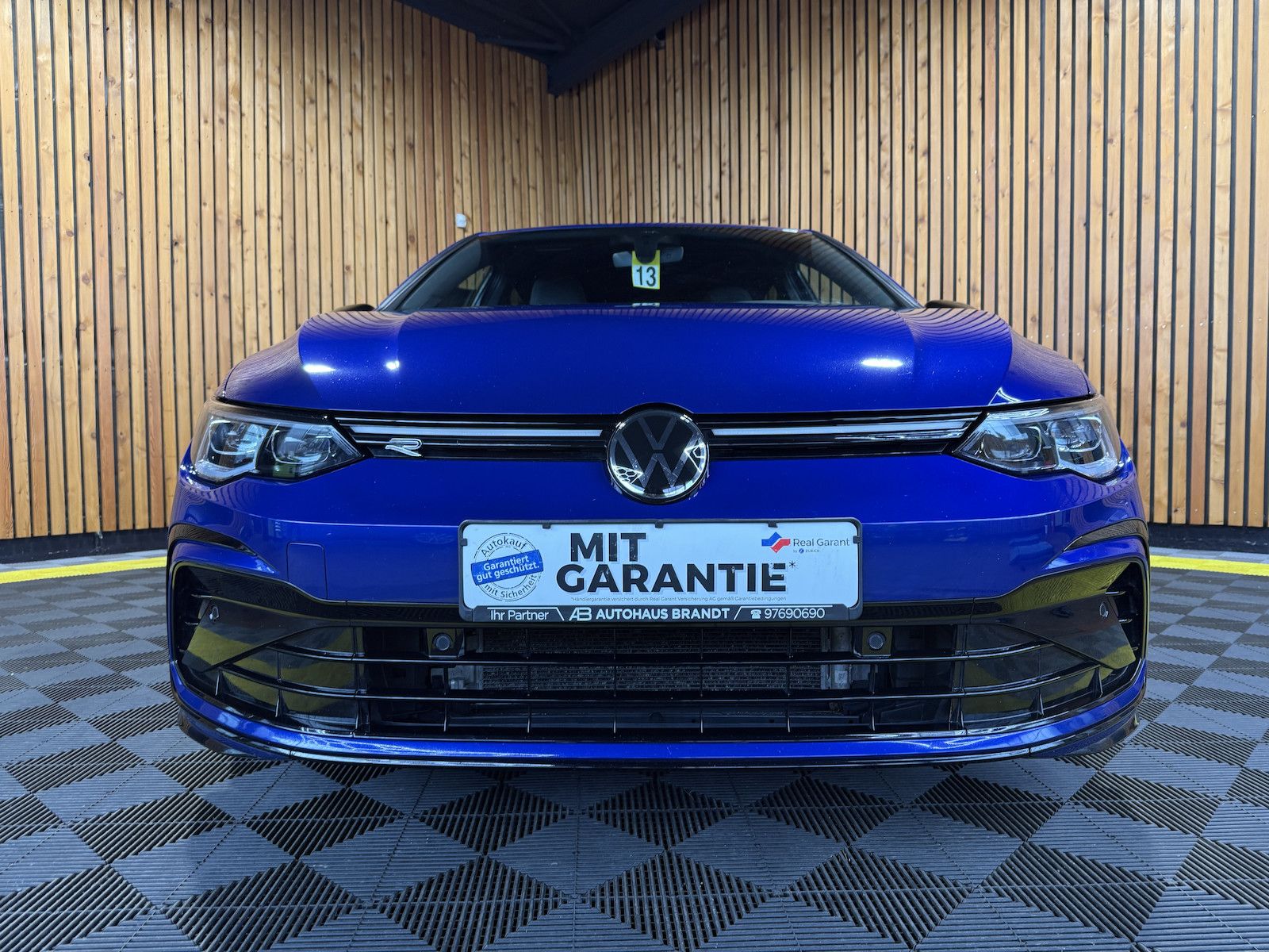 Fahrzeugabbildung Volkswagen Golf 1,5 eTSI DSG R-Line *Navi*Kam*AHK*Matrix*