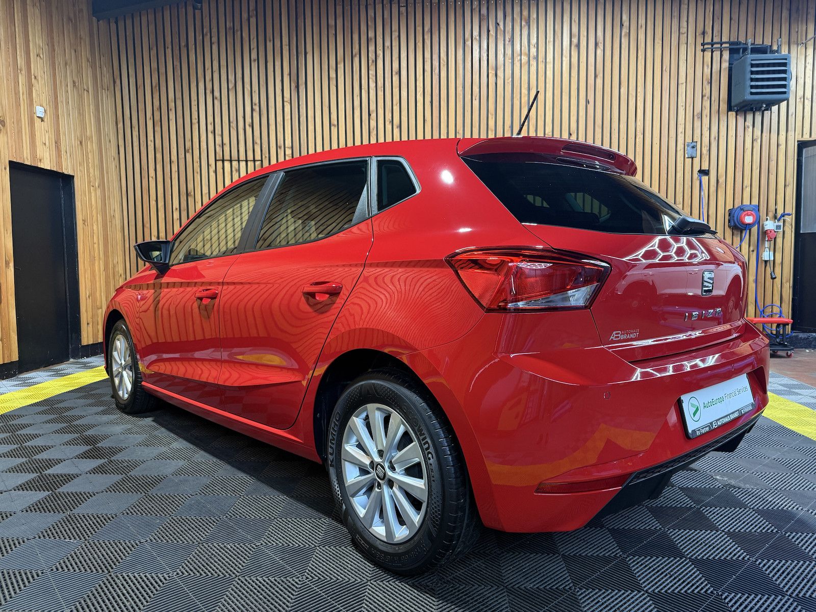 Fahrzeugabbildung SEAT Ibiza 1.0 TSI Style *Navi*PDC*Sitzhz*App*