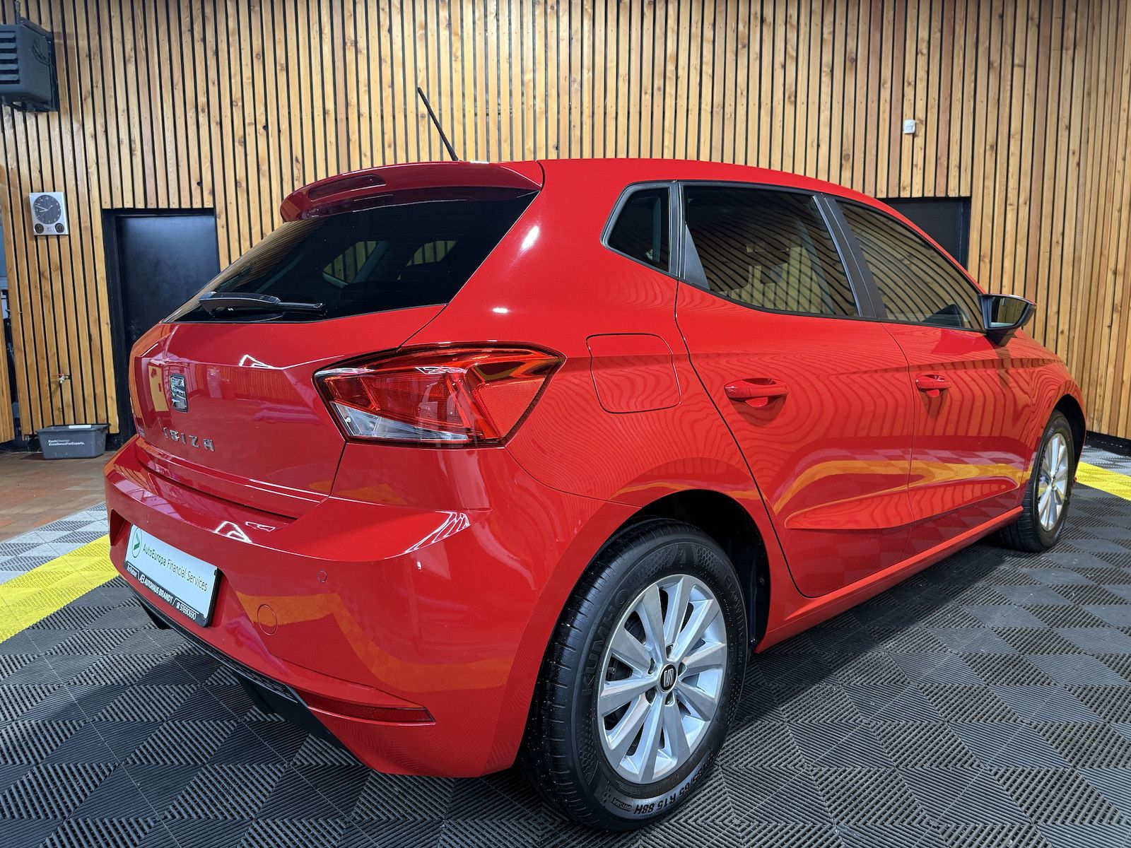 Fahrzeugabbildung SEAT Ibiza 1.0 TSI Style *Navi*PDC*Sitzhz*App*