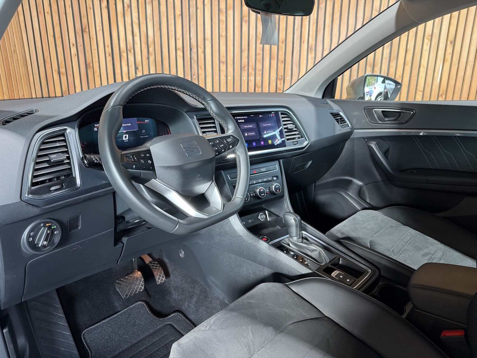 Fahrzeugabbildung SEAT Ateca 2,0 TDI DSG *Navi*LED*Kam*Virtual*AHK*ACC*