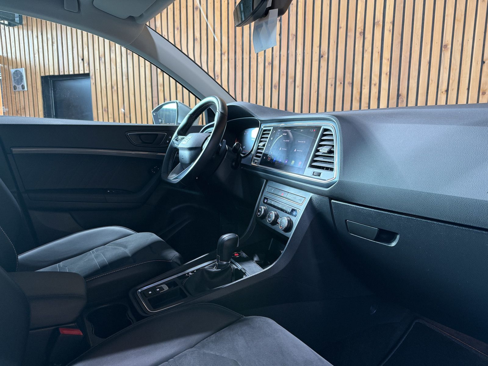 Fahrzeugabbildung SEAT Ateca 2,0 TDI DSG *Navi*LED*Kam*Virtual*AHK*ACC*
