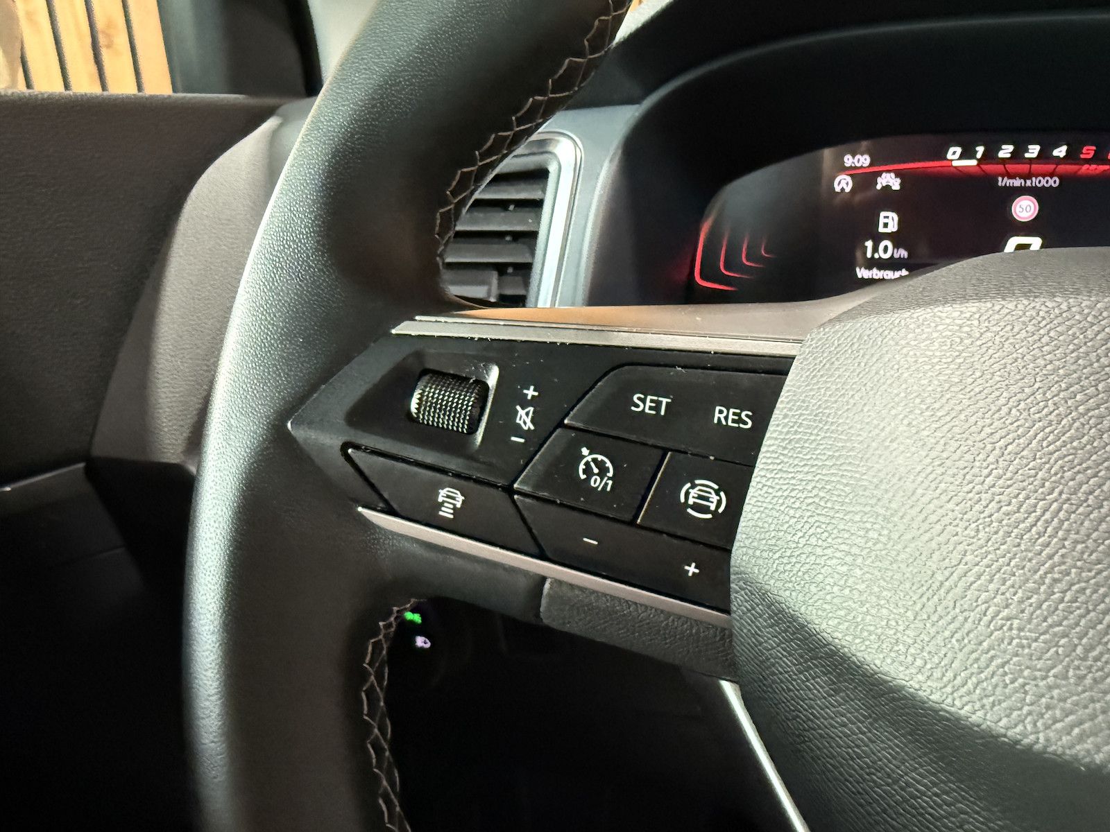 Fahrzeugabbildung SEAT Ateca 2,0 TDI DSG *Navi*LED*Kam*Virtual*AHK*ACC*