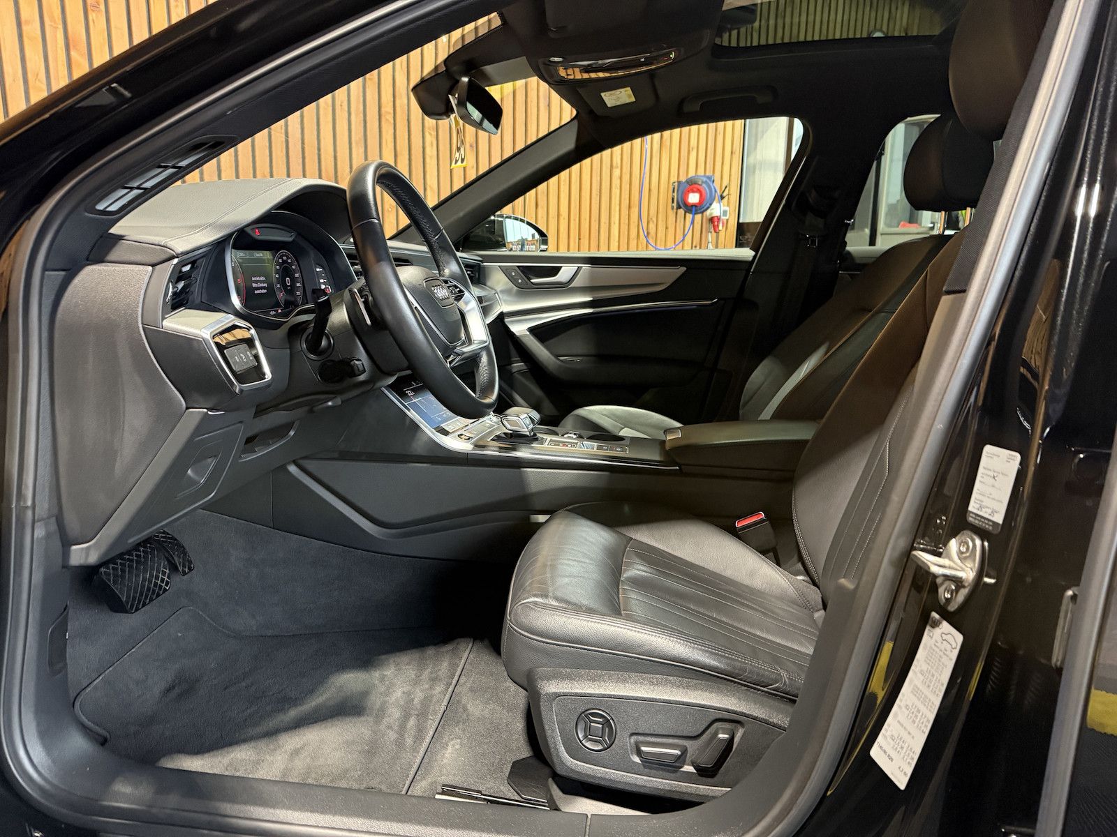 Fahrzeugabbildung Audi A6 Avant 2,0 TDI *Navi*Kam*ACC*Virtual*Pano*DCC