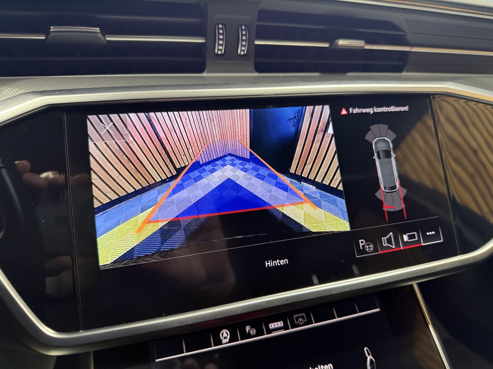 Fahrzeugabbildung Audi A6 Avant 2,0 TDI *Navi*Kam*ACC*Virtual*Pano*DCC