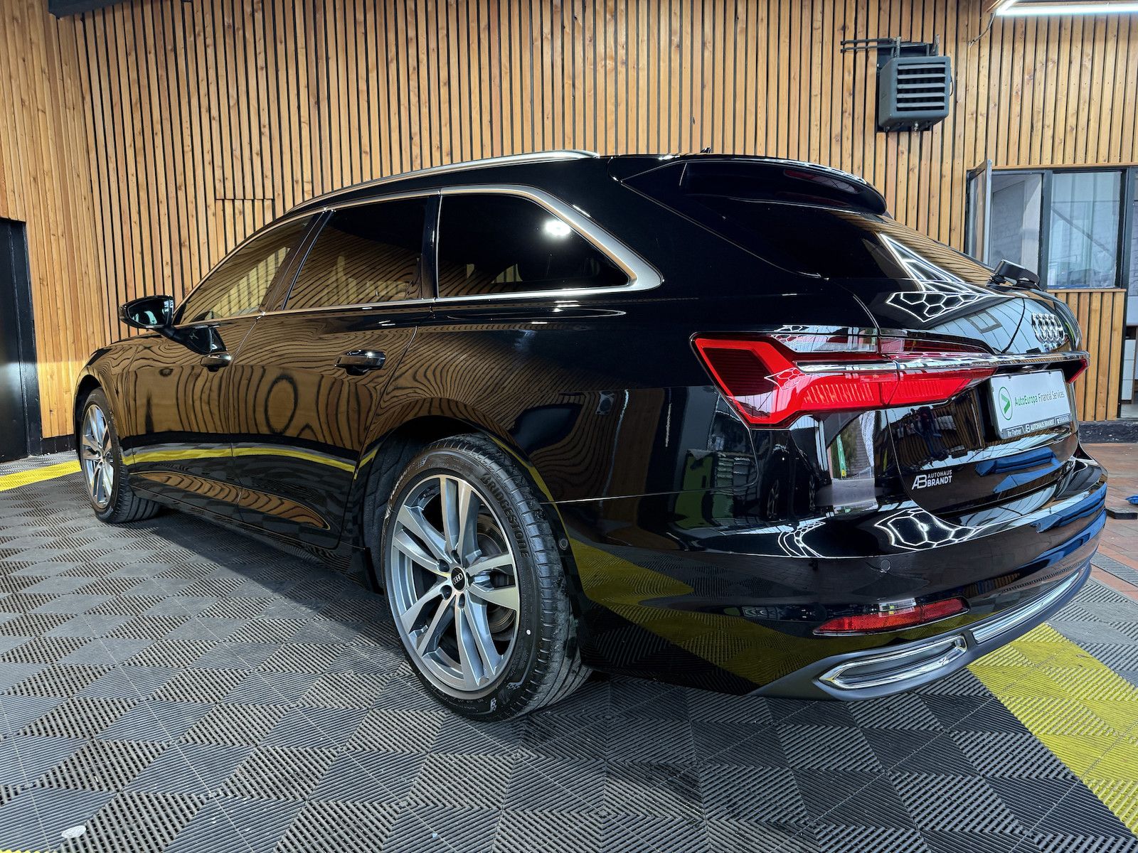 Fahrzeugabbildung Audi A6 Avant 2,0 TDI *Navi*Kam*ACC*Virtual*Pano*DCC