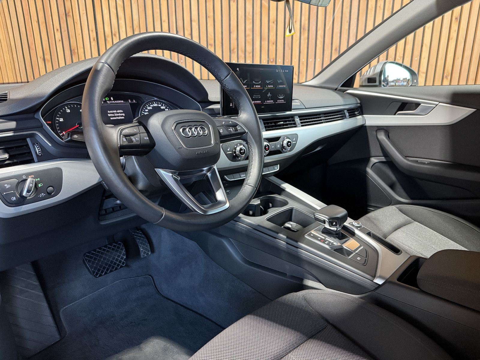 Fahrzeugabbildung Audi A4 Avant advanced TDI Aut. *Navi+*ACC*Kamera*App