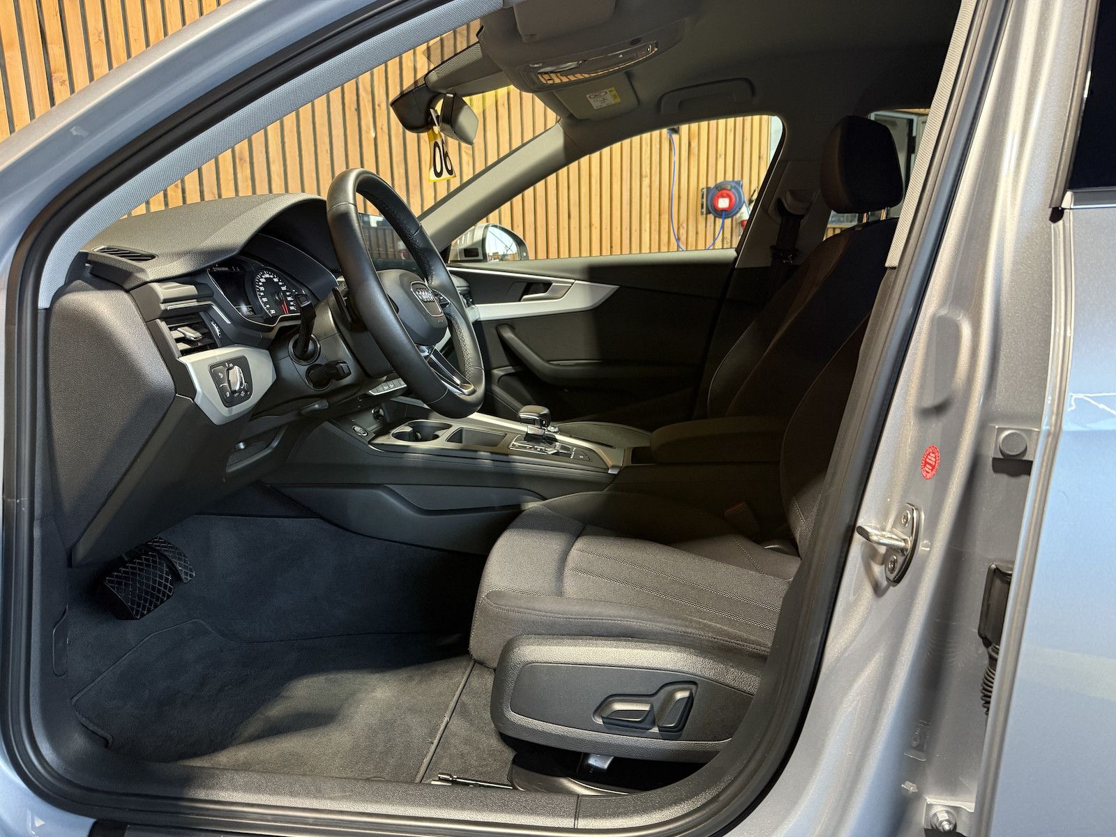 Fahrzeugabbildung Audi A4 Avant advanced TDI Aut. *Navi+*ACC*Kamera*App