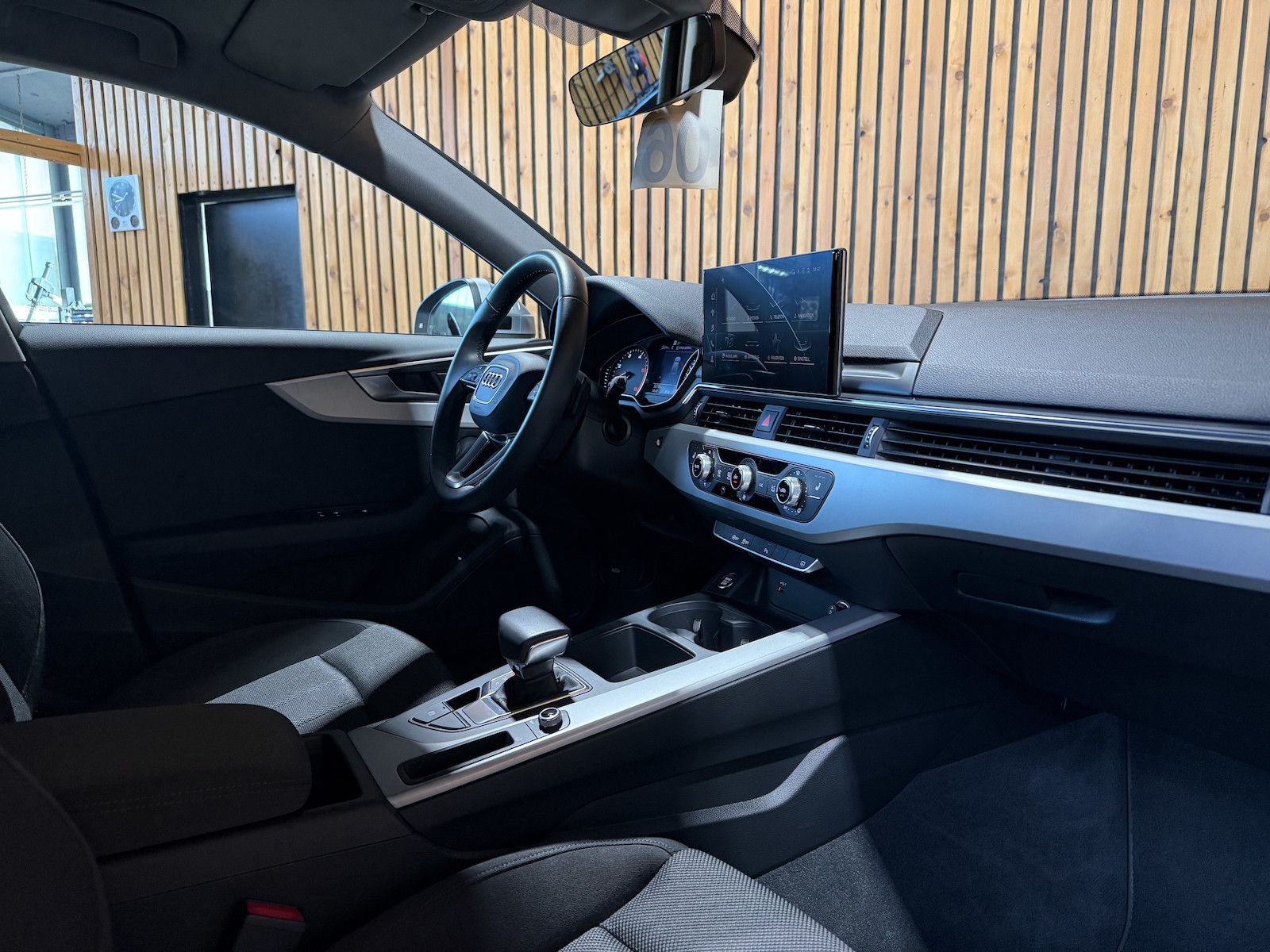 Fahrzeugabbildung Audi A4 Avant advanced TDI Aut. *Navi+*ACC*Kamera*App