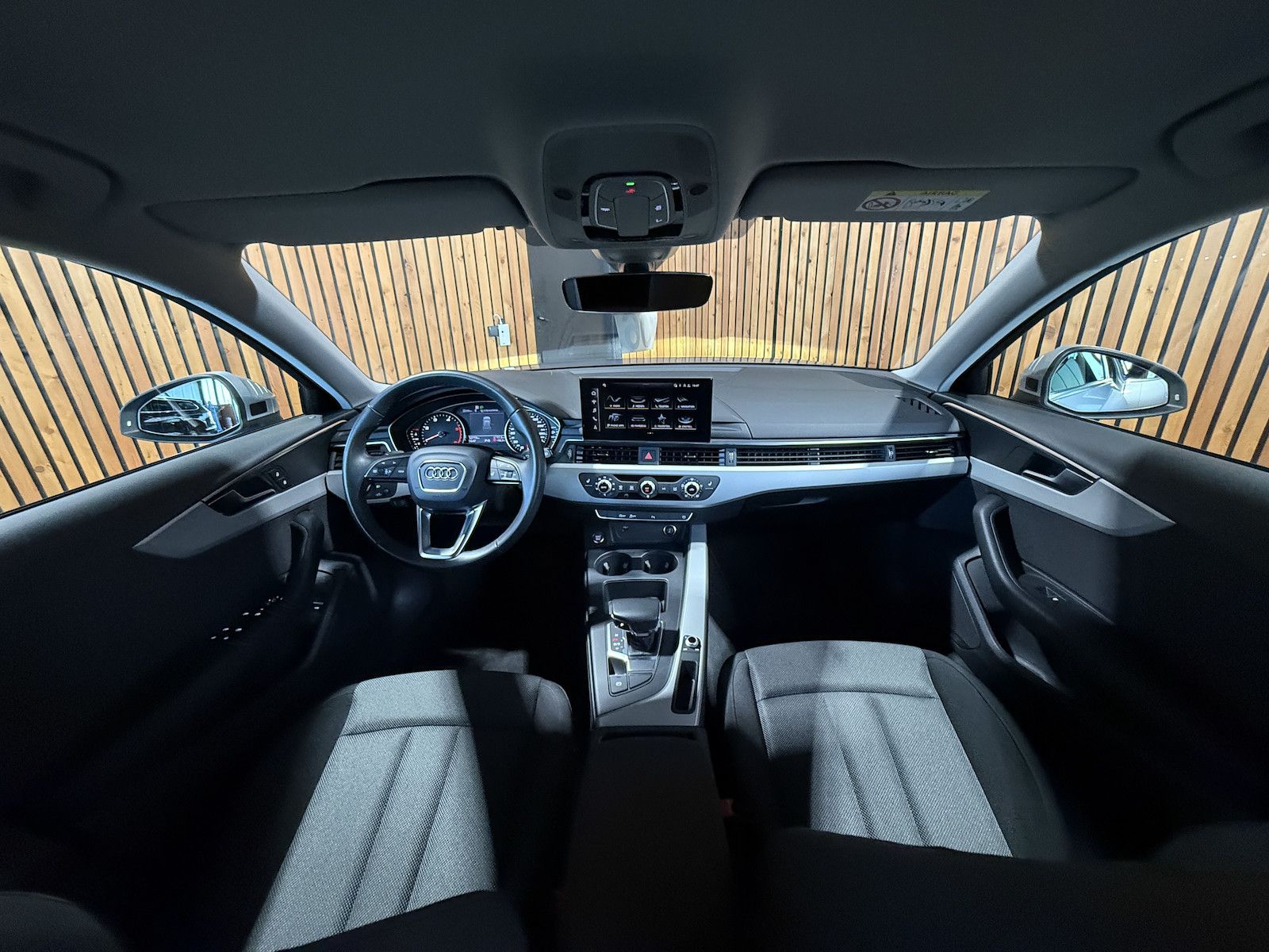 Fahrzeugabbildung Audi A4 Avant advanced TDI Aut. *Navi+*ACC*Kamera*App