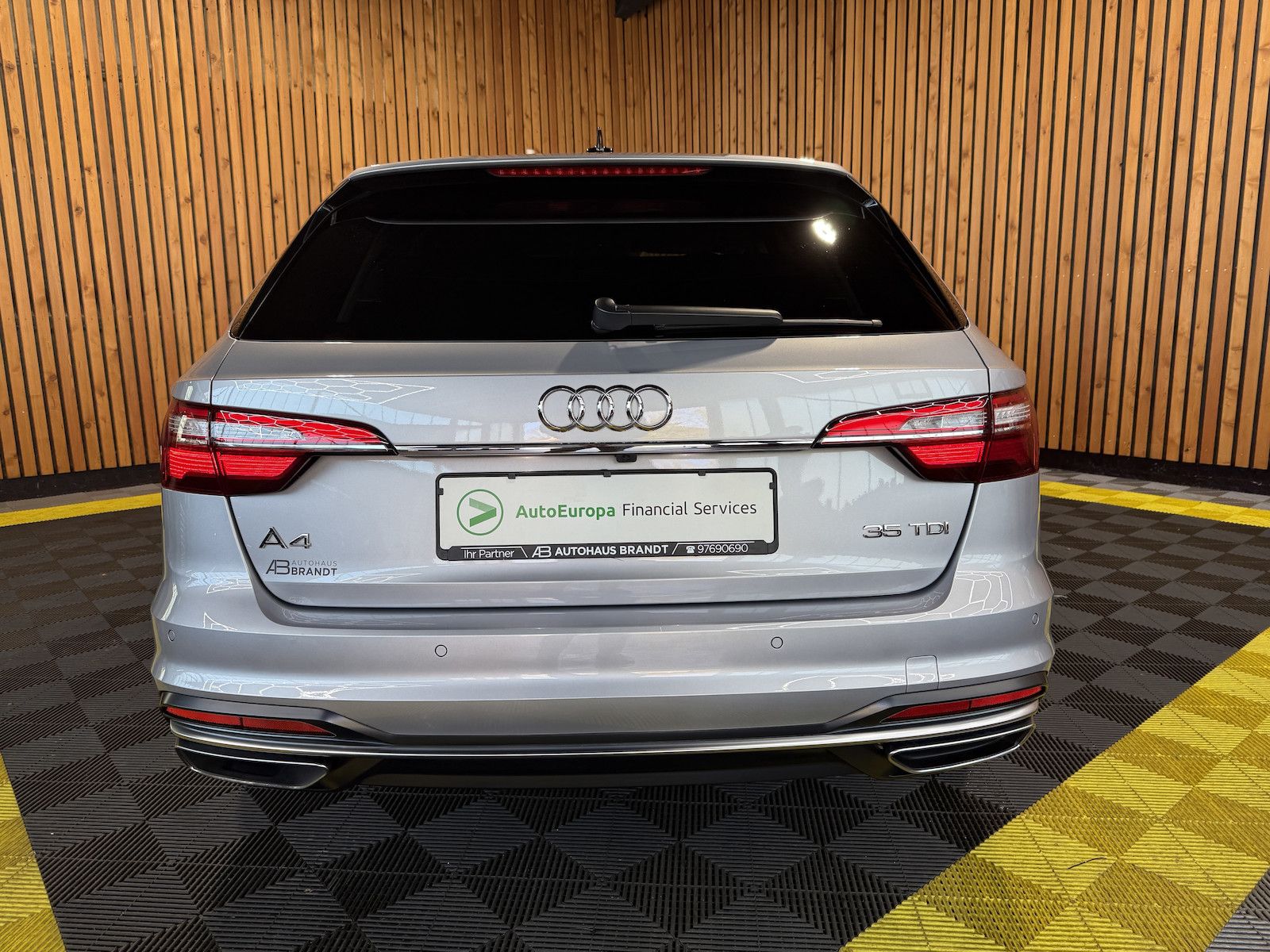 Fahrzeugabbildung Audi A4 Avant advanced TDI Aut. *Navi+*ACC*Kamera*App