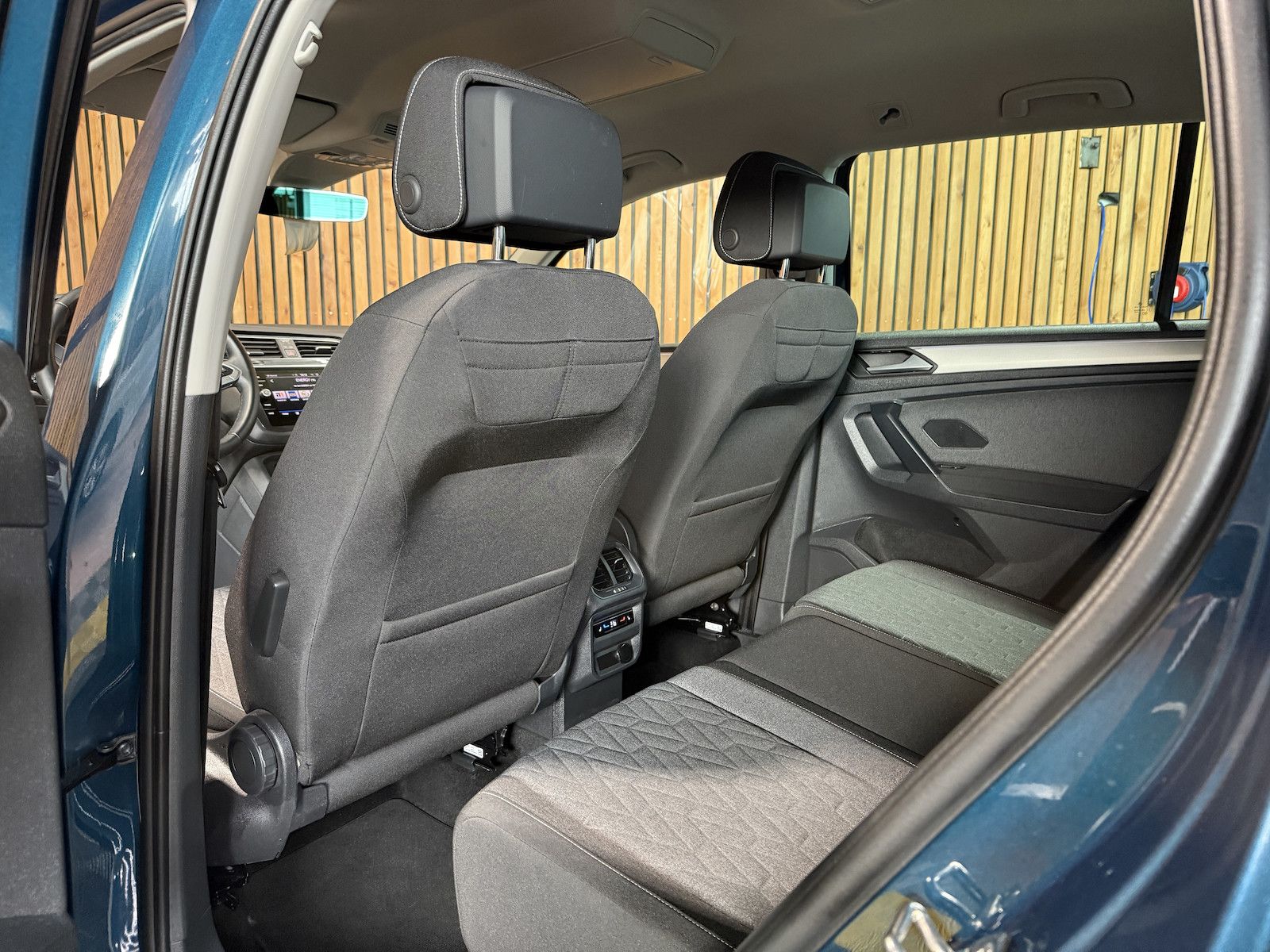 Fahrzeugabbildung Volkswagen Tiguan 1,5 TSI Move DSG *Navi*ACC*Kam*LED*AHK